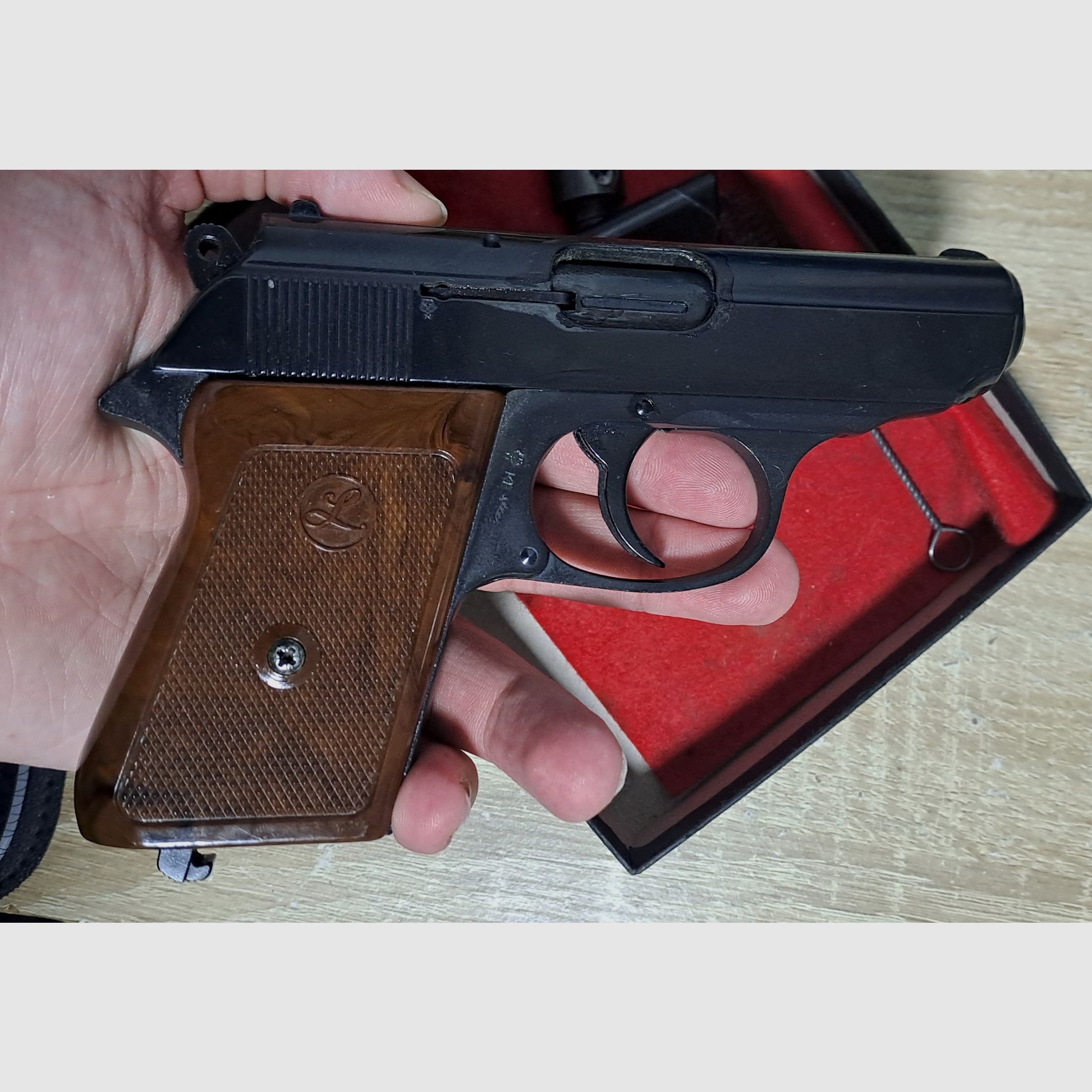 Luger Mod. 88 (Baugleich mit der RG 800) im Kal. 8 mm Knall/ PTB 414