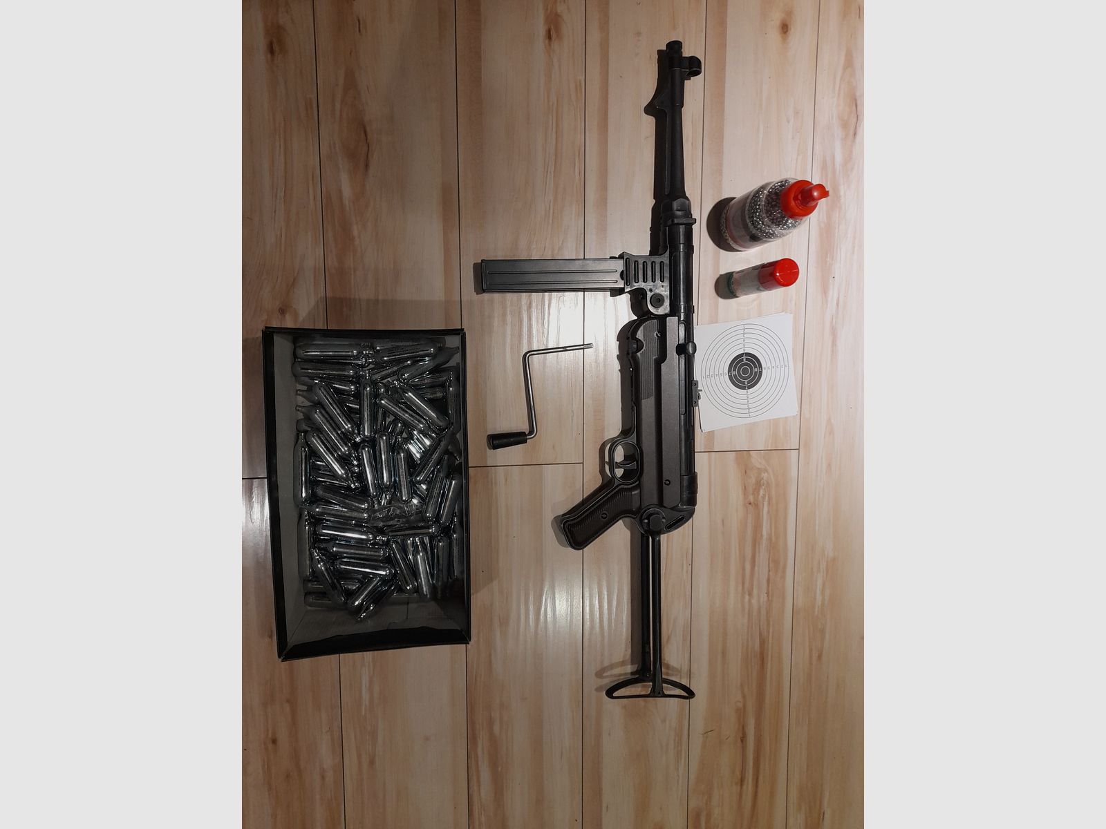 Umarex PM 40 WITH A LOT OF ACCESSORIES.