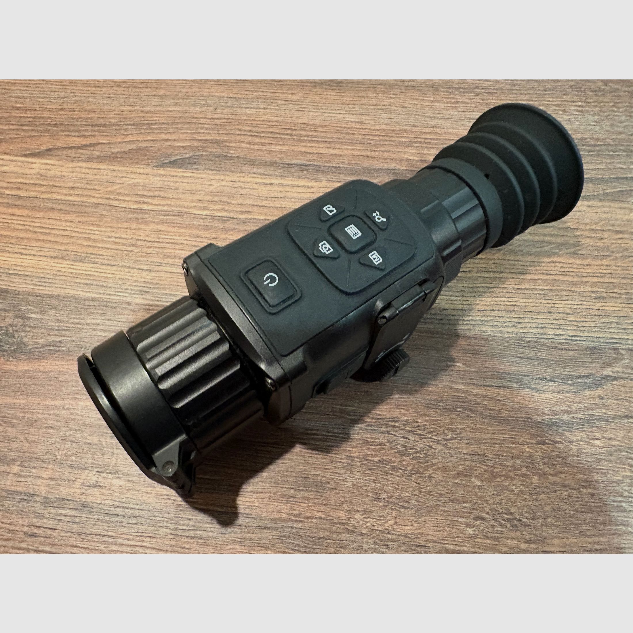 Komplettpaket: Wärmebild-Vorsatzgerät HIKMICRO Thunder