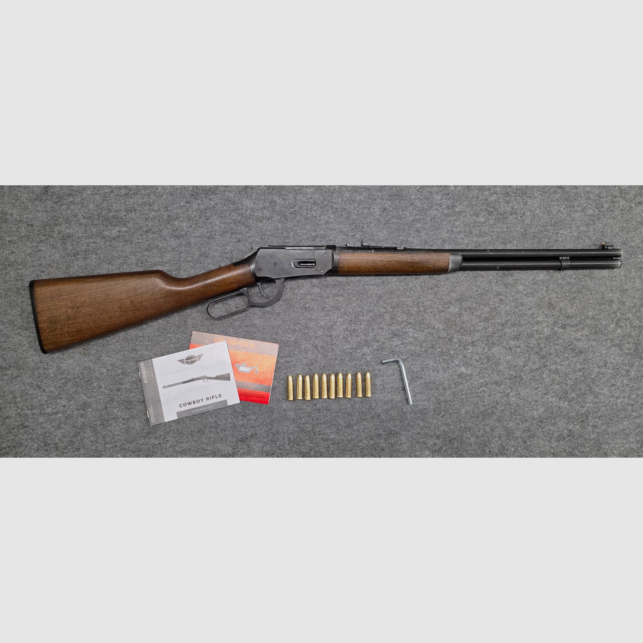 Beautiful Cowboy Rifle Lever Action Legends Co2 rifle Western in cal. 4.5mm with 10 cartridges