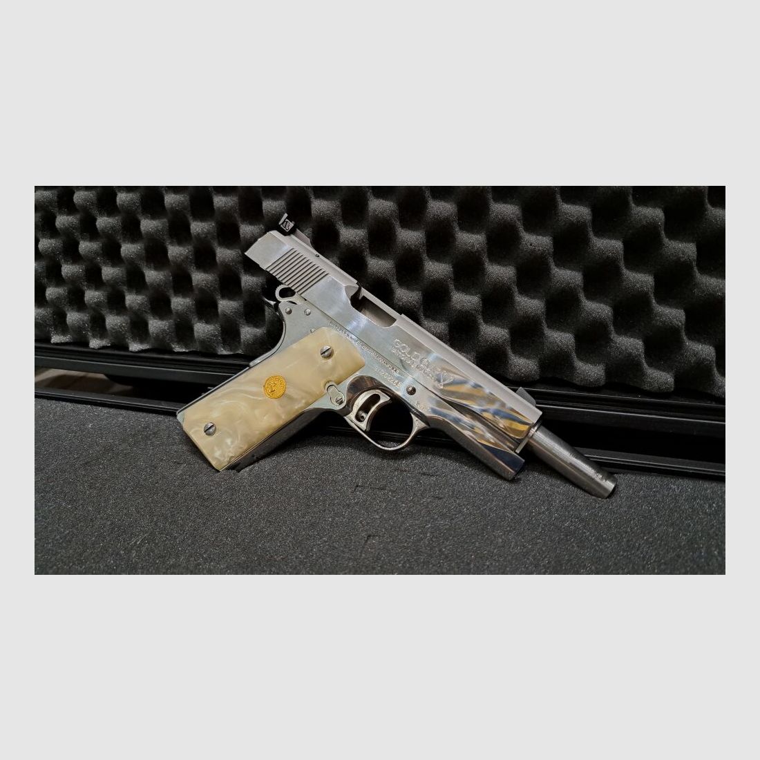 Colt 1911 A1 Gold Cup, immagine 3 di 5