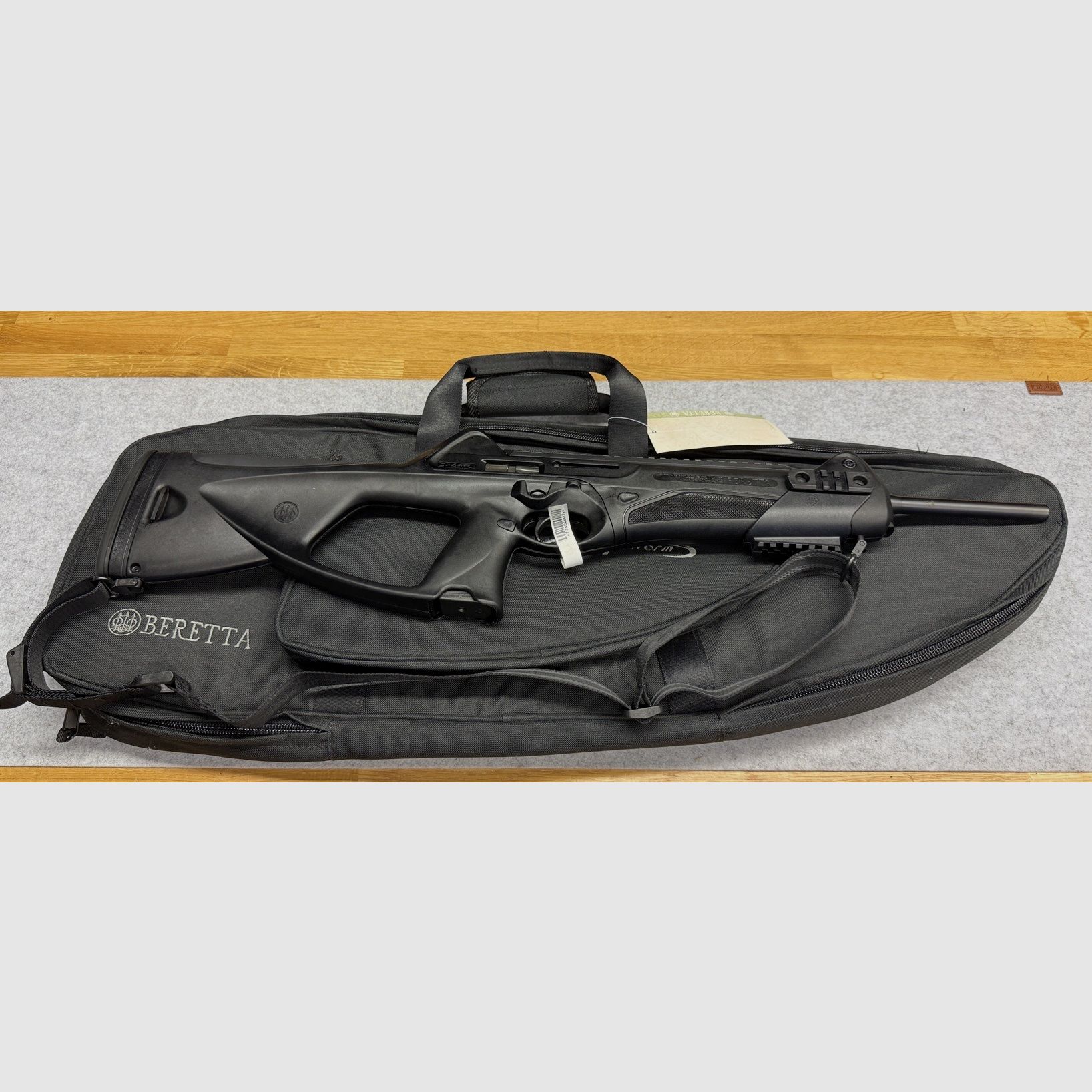 Beretta Cx4 Storm im Kaliber 9mm Luger inkl. Zubehörpaket und Tasche