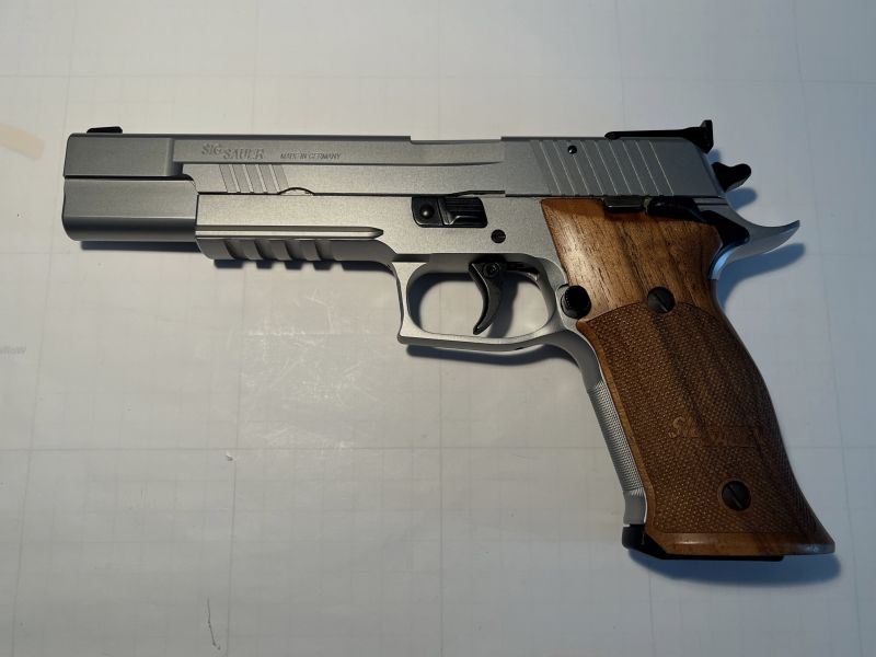 Sig Sauer P220 X-Six .45 ACP