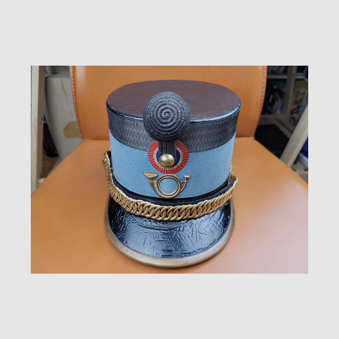 Zeer mooie officier's shako van Jager te paard model 1874 – IIIe Republiek – mooie hoofddeksel – merk van Parijse fabrikant – TBE +, afbeelding 2 van 10