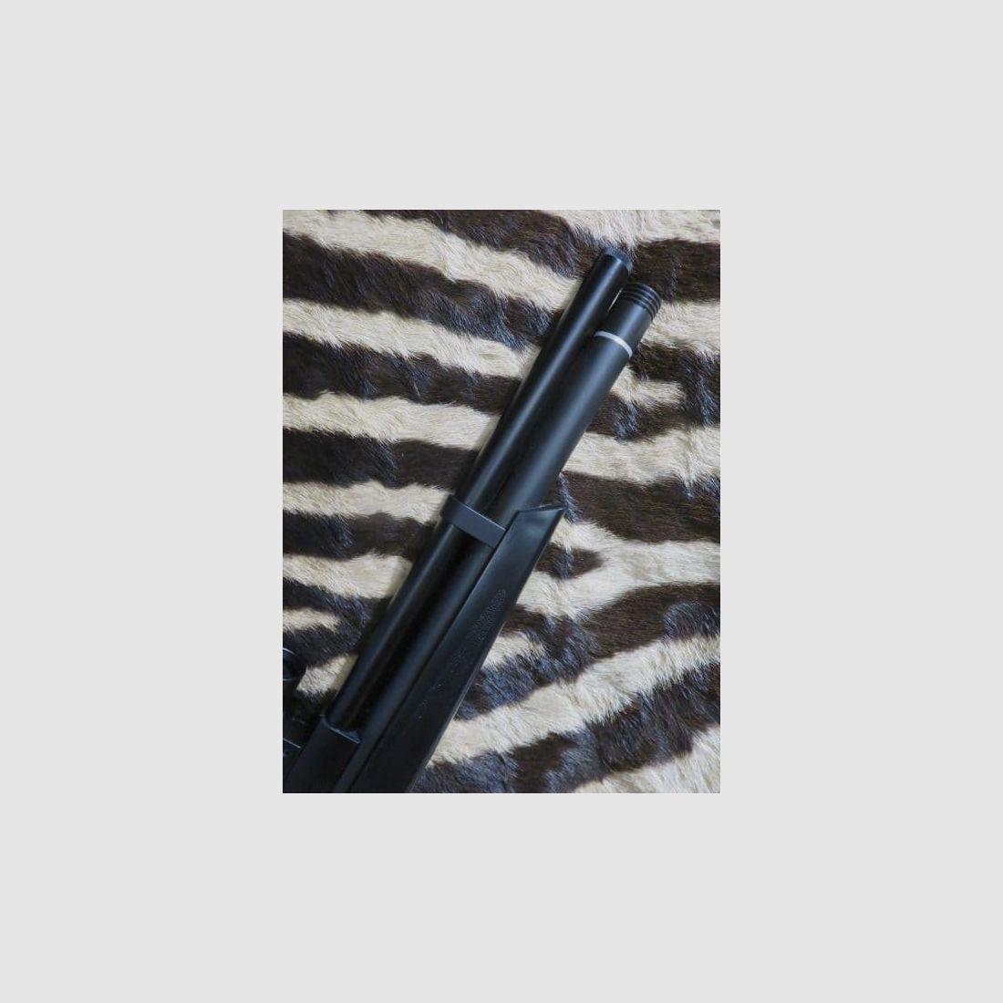 Pistolet PCP CROSMAN Benjamin Marauder BP2220 kal. 5,5 mm – luneta Vortex Crossfire II 1-4x24i, zdjęcie 2 z 8
