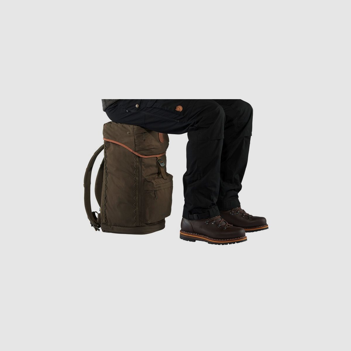 FJÄLLRÄVEN Singi Stubben Sitzrucksack Dark Olive