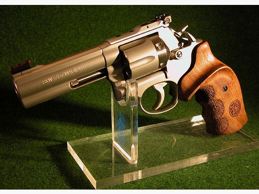 NOUVEAU COMBAT DE BASE S&W 686-6 4" Zoll 357 Magnum