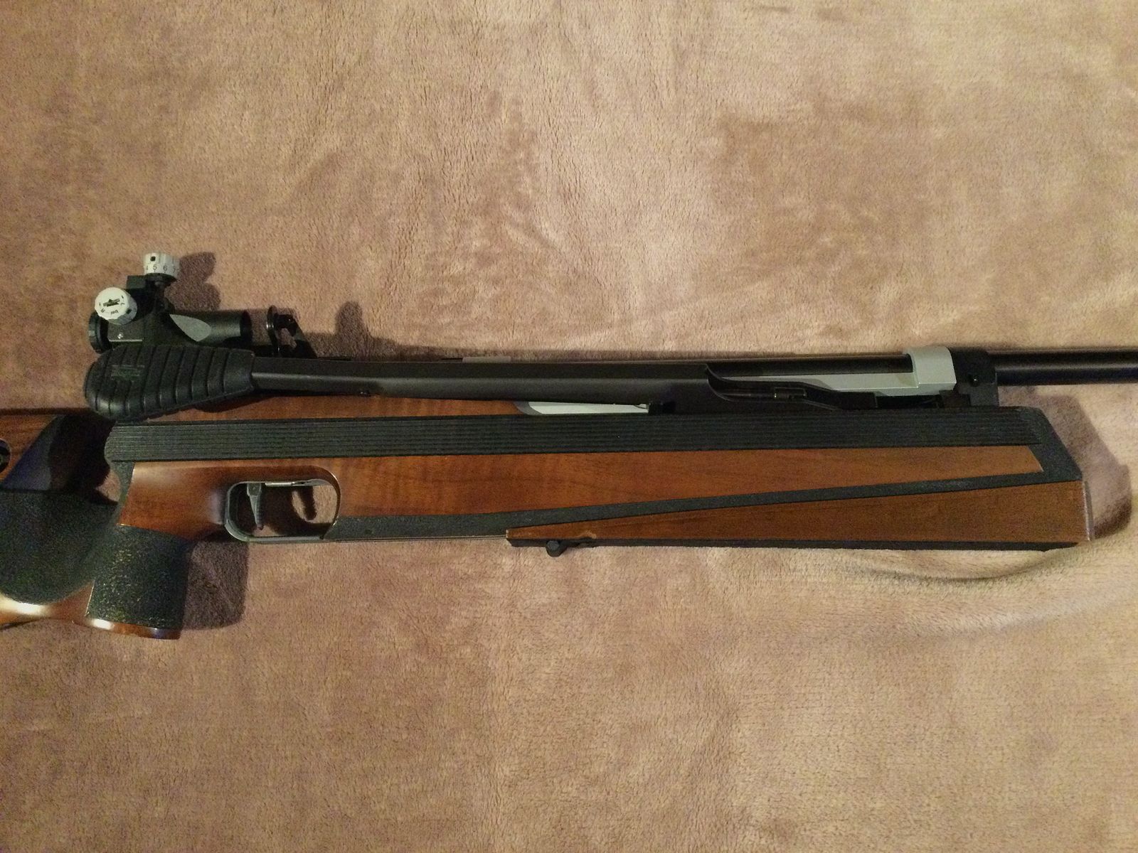 Anschütz Super Air 2002; Match-Luftgewehr Auflage rechts; Nussbaumschaft; Top Zustand