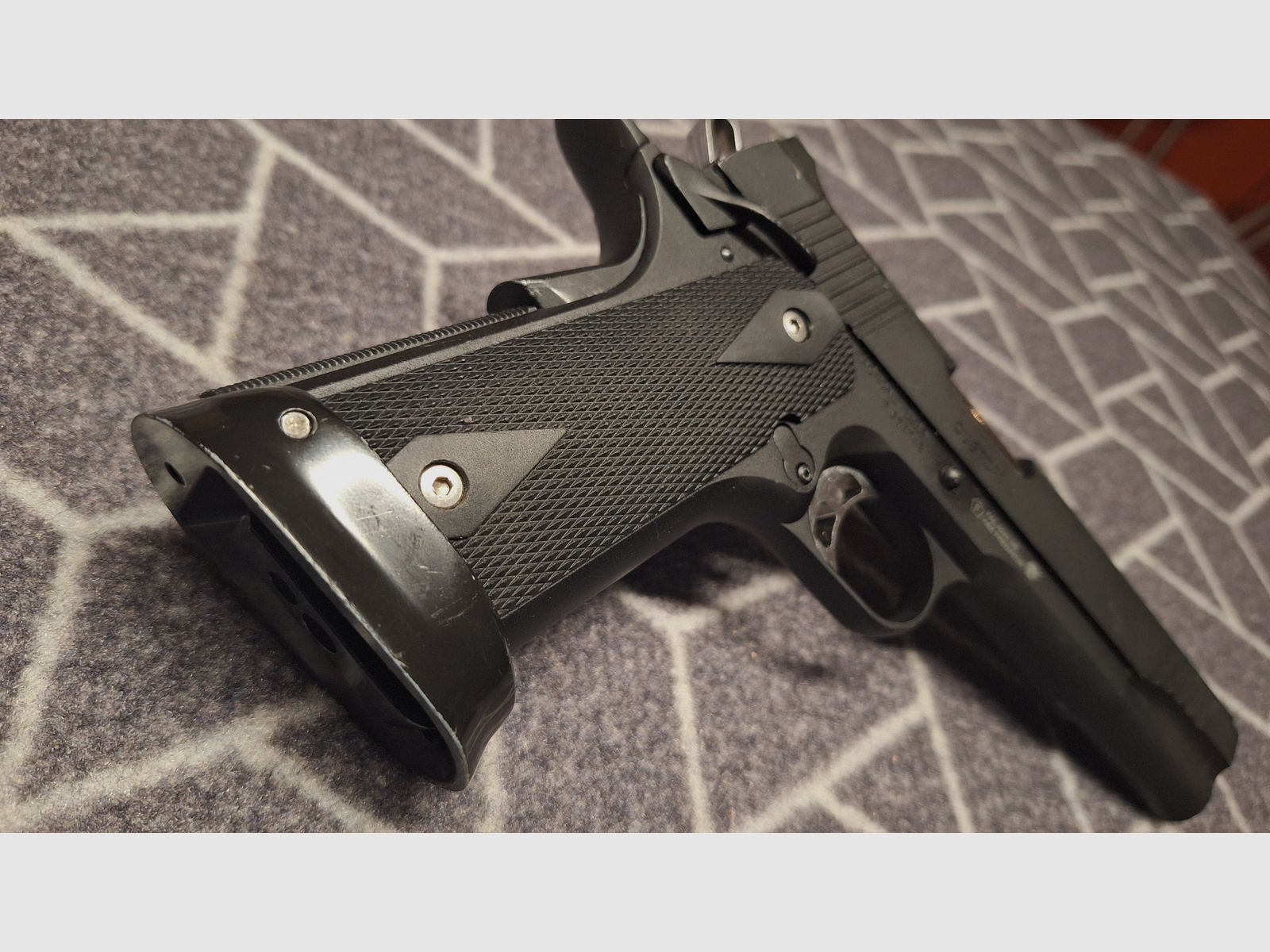 King Arms Predator Tactical Iron Shrike GBB Airsoft-Pistole