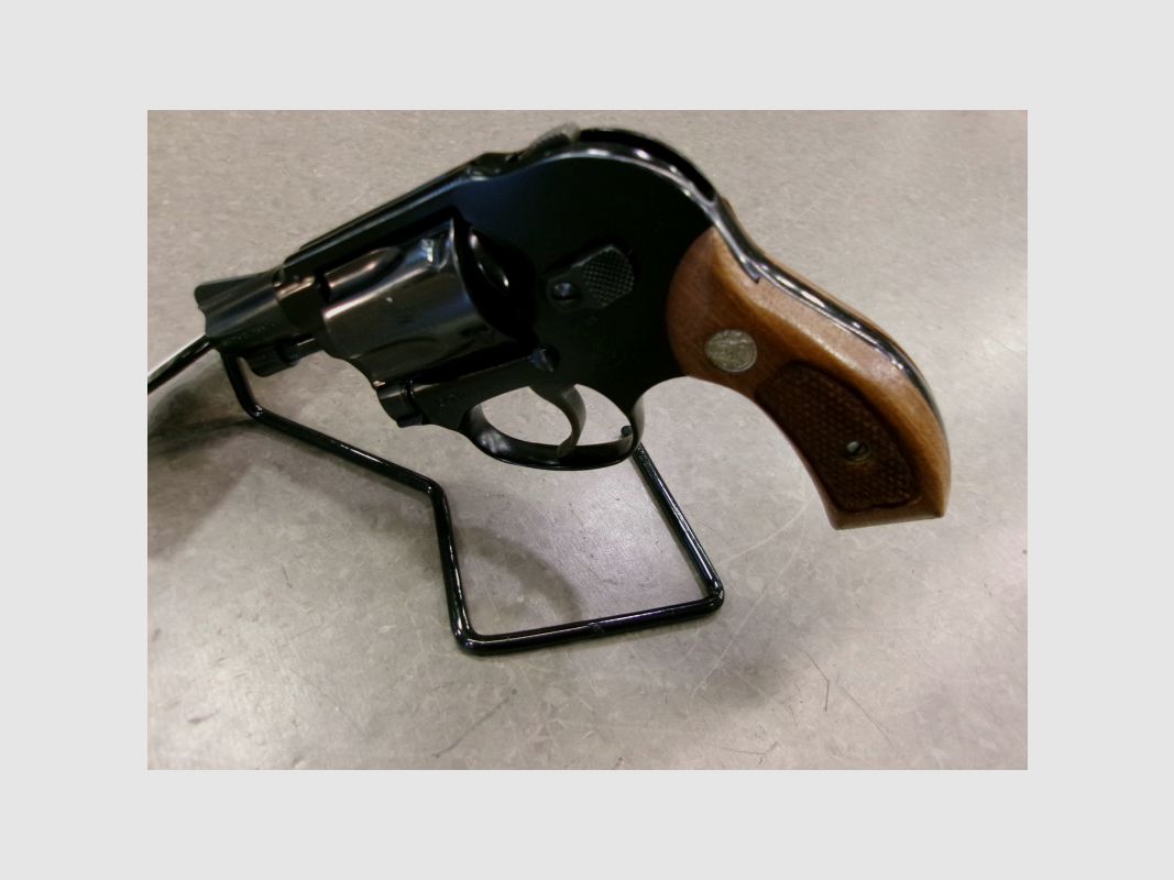 S&W 38 AIRWEIGHT .38 SPL used, image 3 of 7