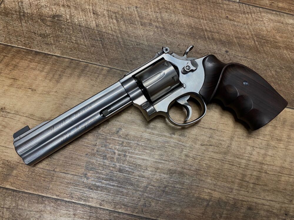 Smith & Wesson 686-4 Target Champion	 .357Mag