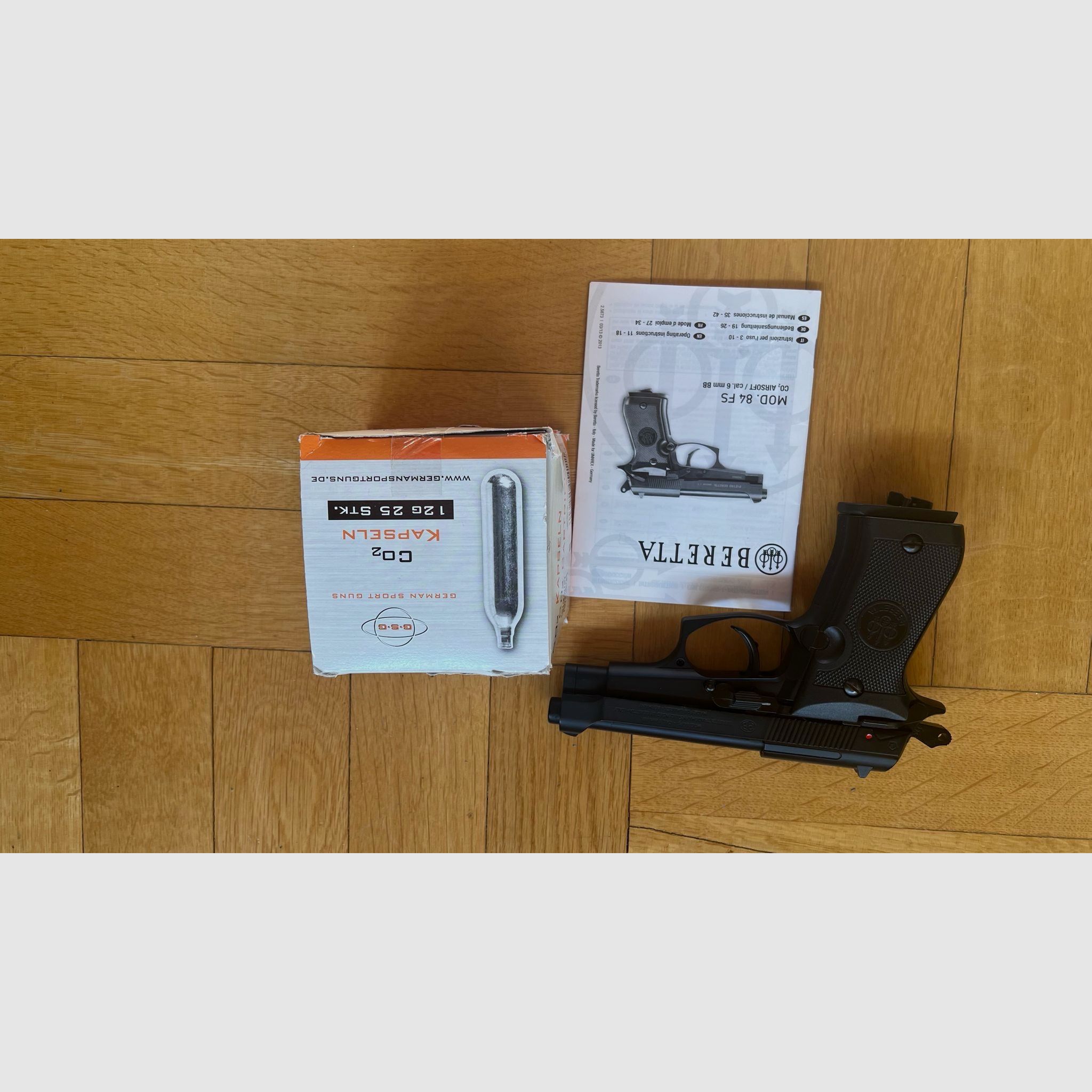 Beretta C02 Airsoft Pistol Mod. 84 FS