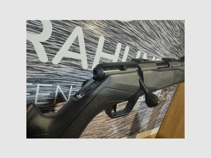 Savage B22F; .22WMR; Weaver Schiene; 10Schuss Magazin
