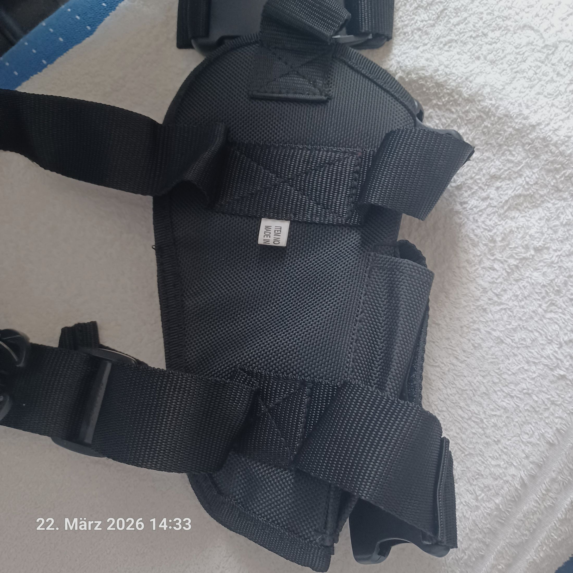 UTG Elite Tactical Thigh Holster - Universal thigh holster for pistol - Black - for left-handed users