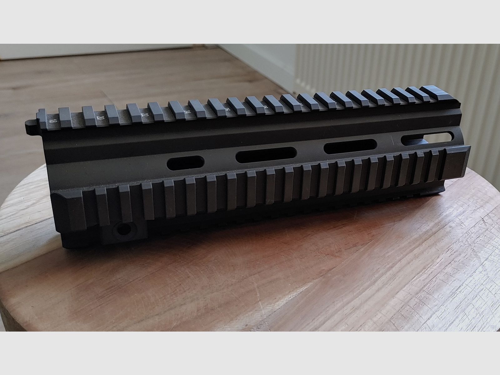 HK MR 223 Handschutz 9 Zoll oliv