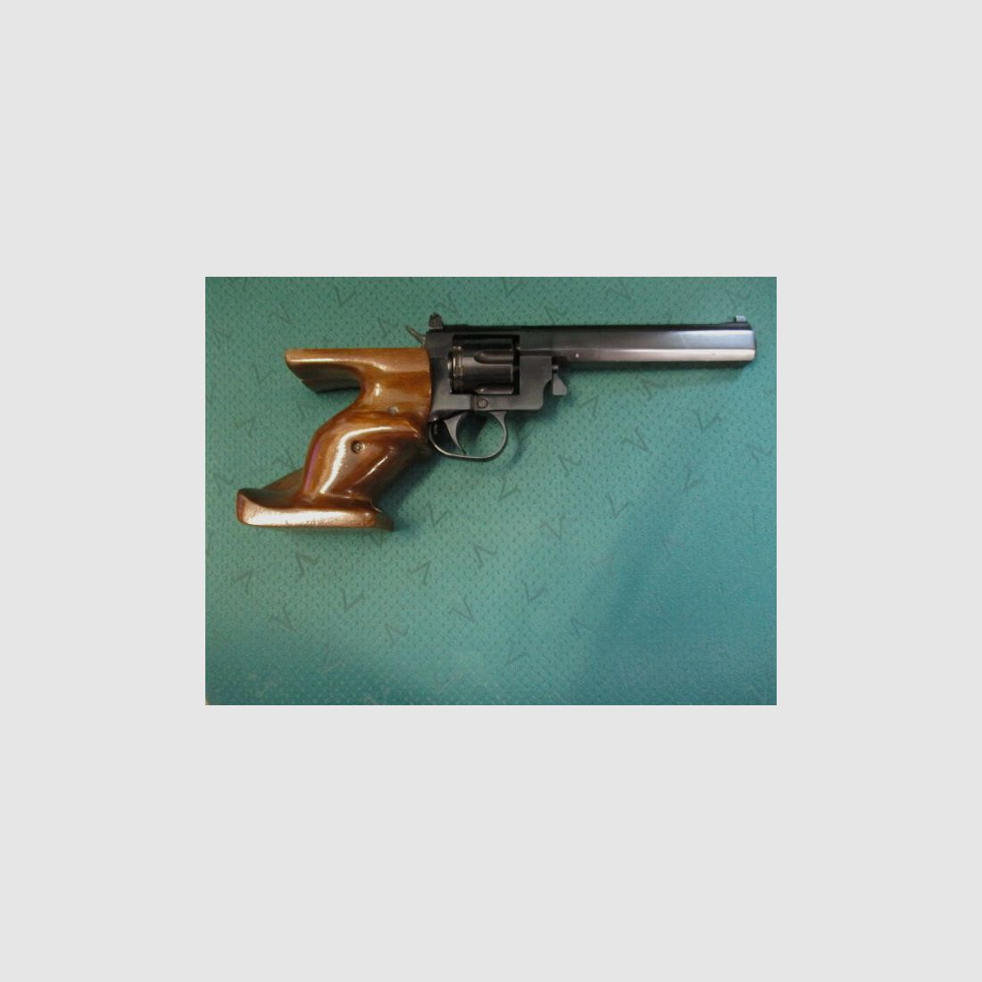 Sportrevolver Revolver Baikal Kaliber 7,62 Nagant mit Formgriff wie neu