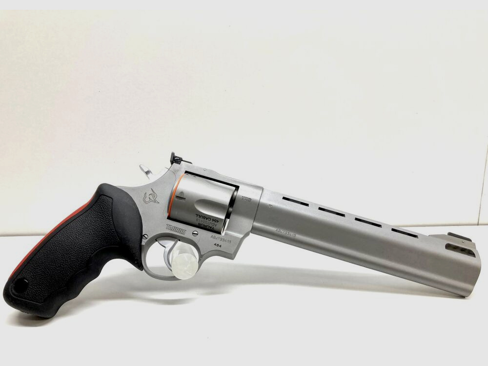 TAURUS	 Raging Bull  - Waffen Friedrichs