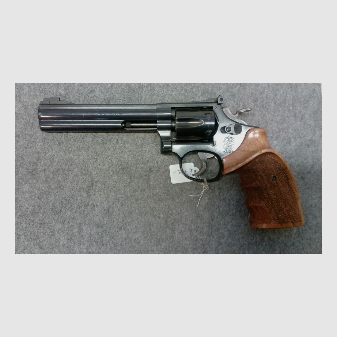 Smith + Wesson	 17-6