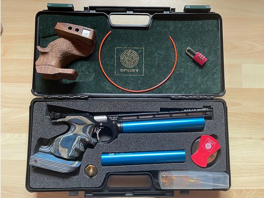 Steyr EVO 10 Match-LP (Nero) + 2 bombole blu (TÜV fino al 2033) – Impugnatura originale M destra e impugnatura Rink – Condizioni eccellenti