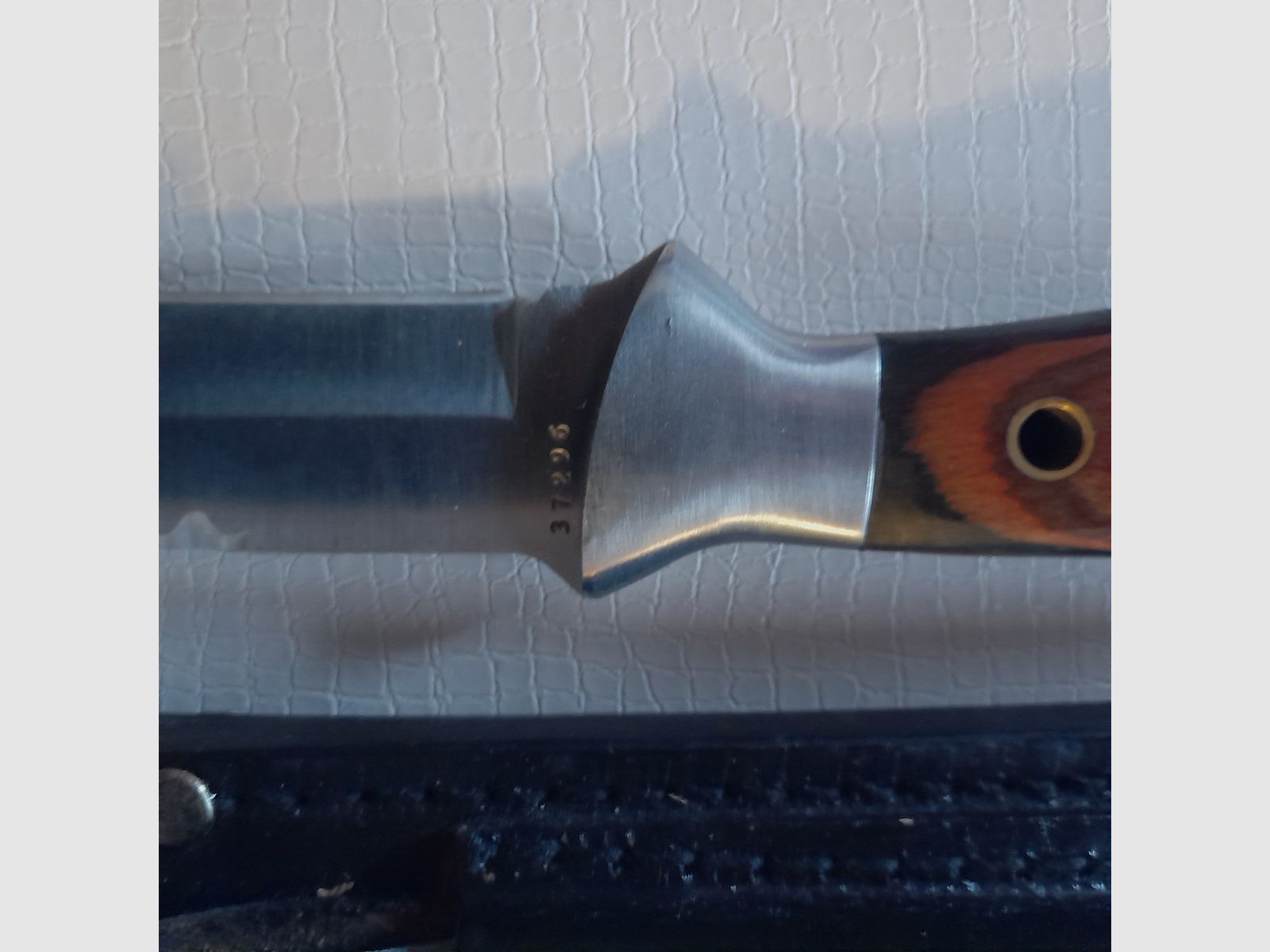 Couteau de chasse lame d'environ 14 cm avec étui en cuir