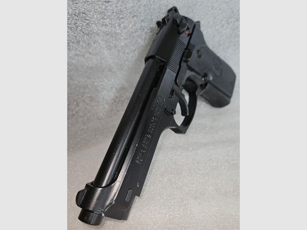 Bang & gas pistol model 92 ARMY 8mm PTB 478 without magazine.