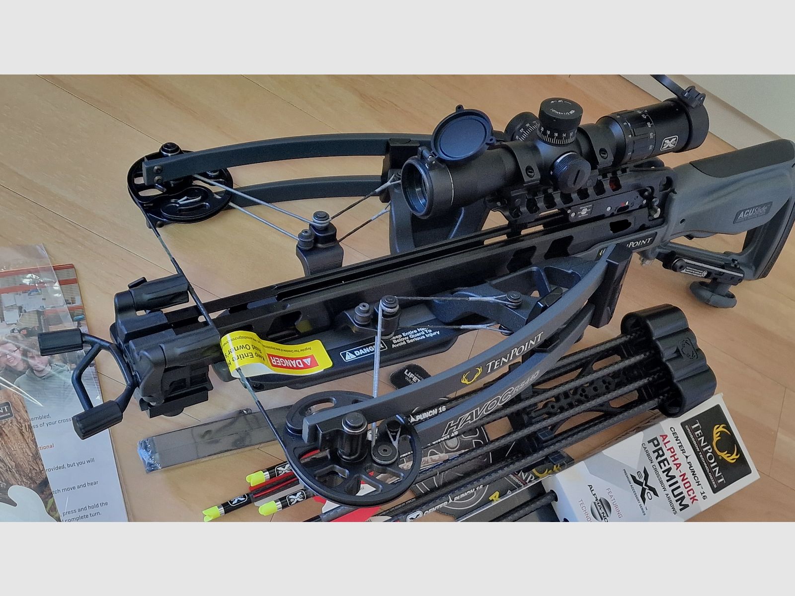 Tenpoint Havoc RS440 Grafito incluido mochila para arco de ballesta Halo HCS-20120 y 6 piezas de 16'' EVO-X Center Punch Premium flechas con Alpha-Nocks