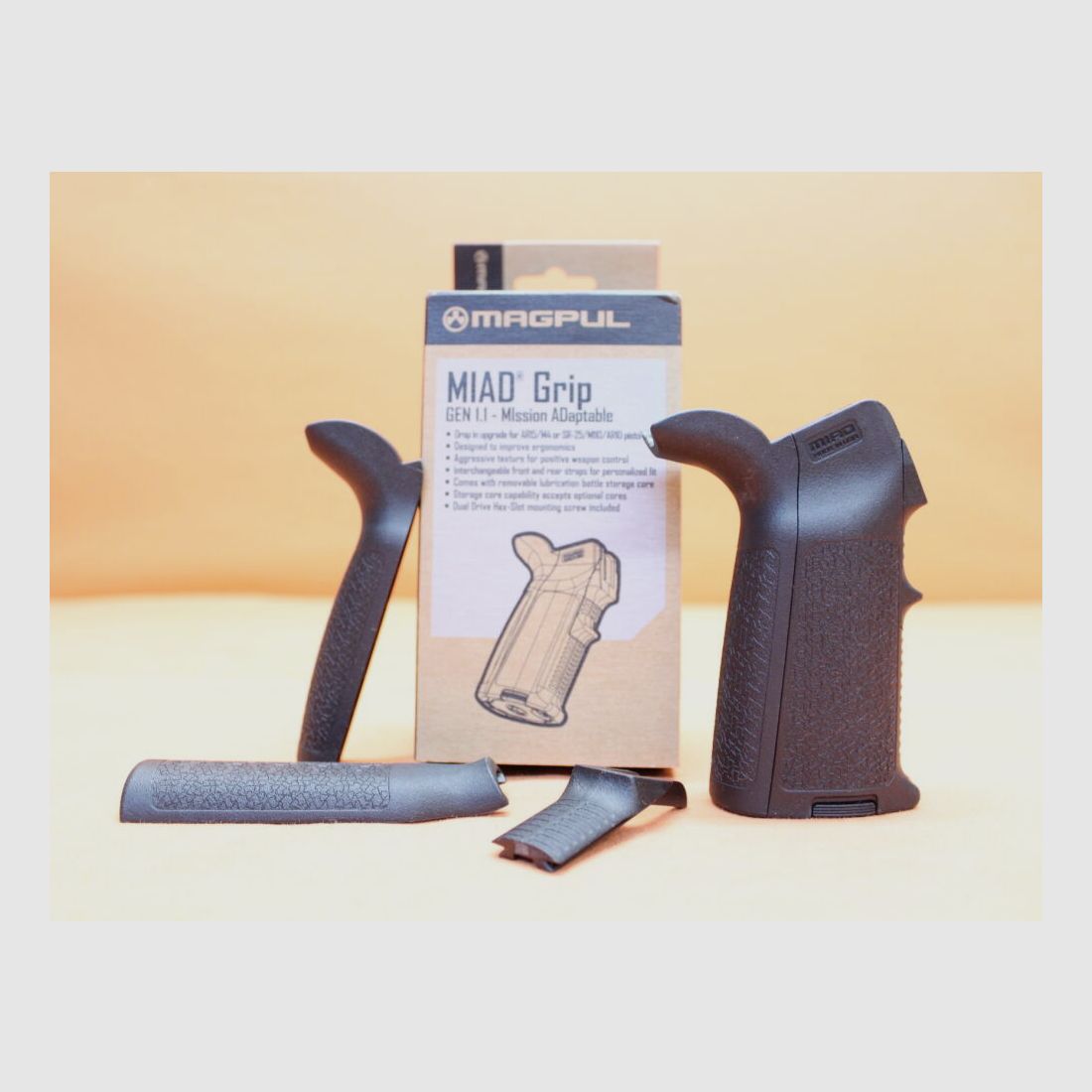 Magpul AR-15 : Poignée de pistolet Magpul MIAD (MAG520-BLK) Kit de base modulaire en polymère noir