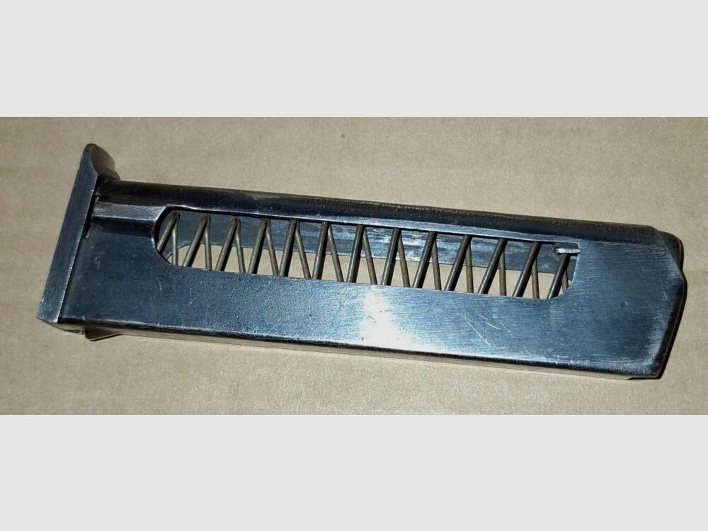 DDR Ernst Thälmann Suhl Makarov K100 Pistola M