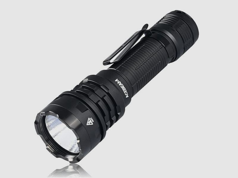 Taktische LED-Taschenlampe DEFENDER P17, 4'900 Lumen (inkl. Akku), Bild 1 von 7