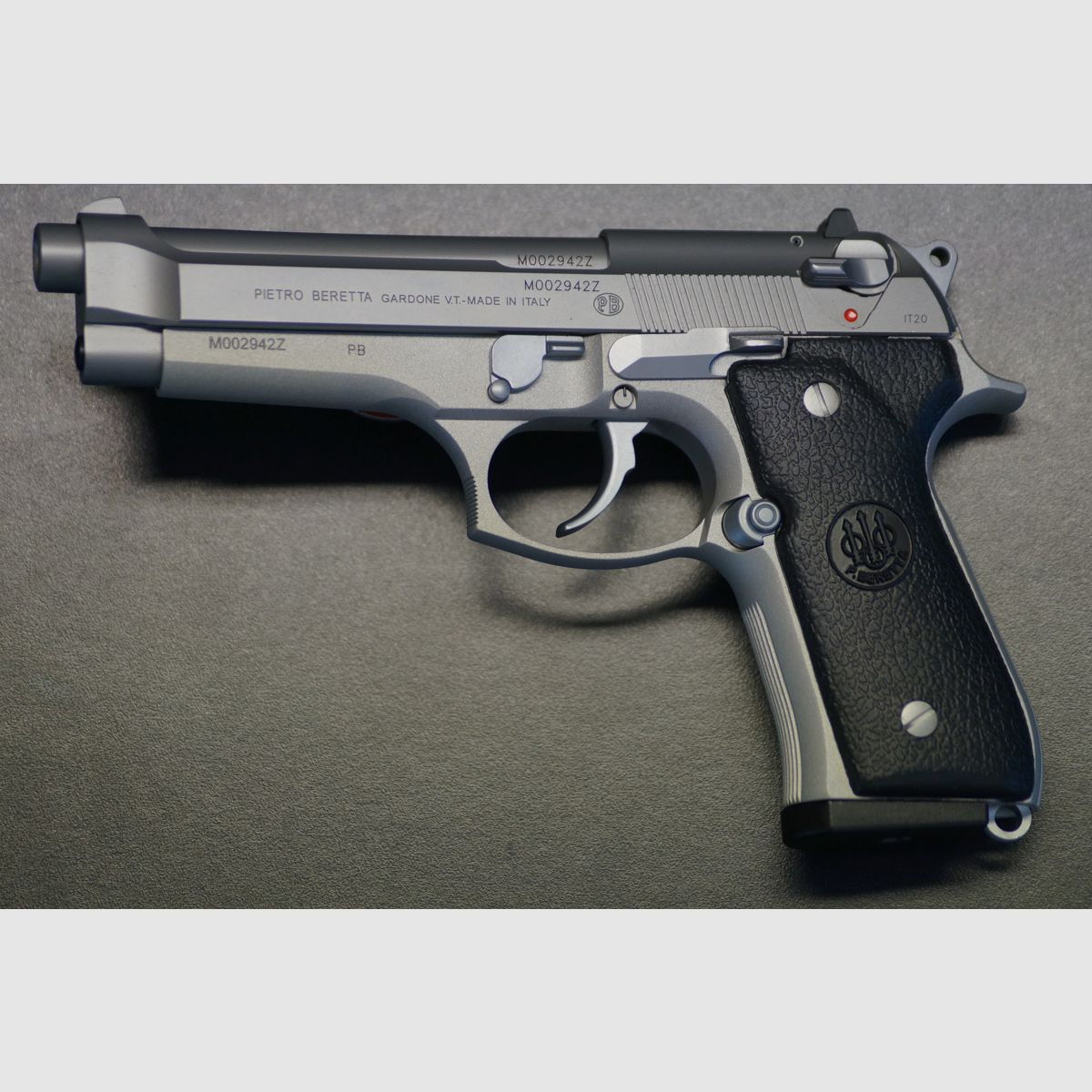 Beretta 92 FS INOX, zdjęcie 4 z 8