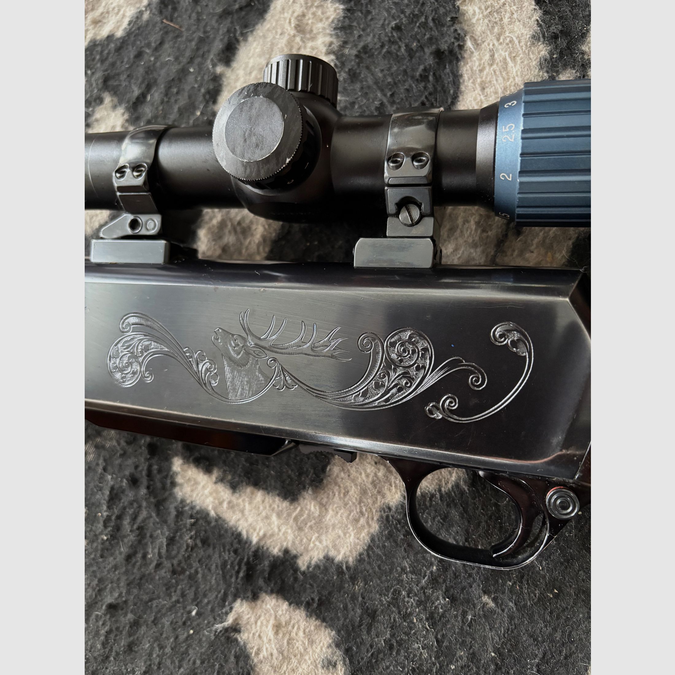FN Browning BAR Cal. .30-06 modèle spécial avec crosse en bois magnifique, cuir de poisson fin et gravure