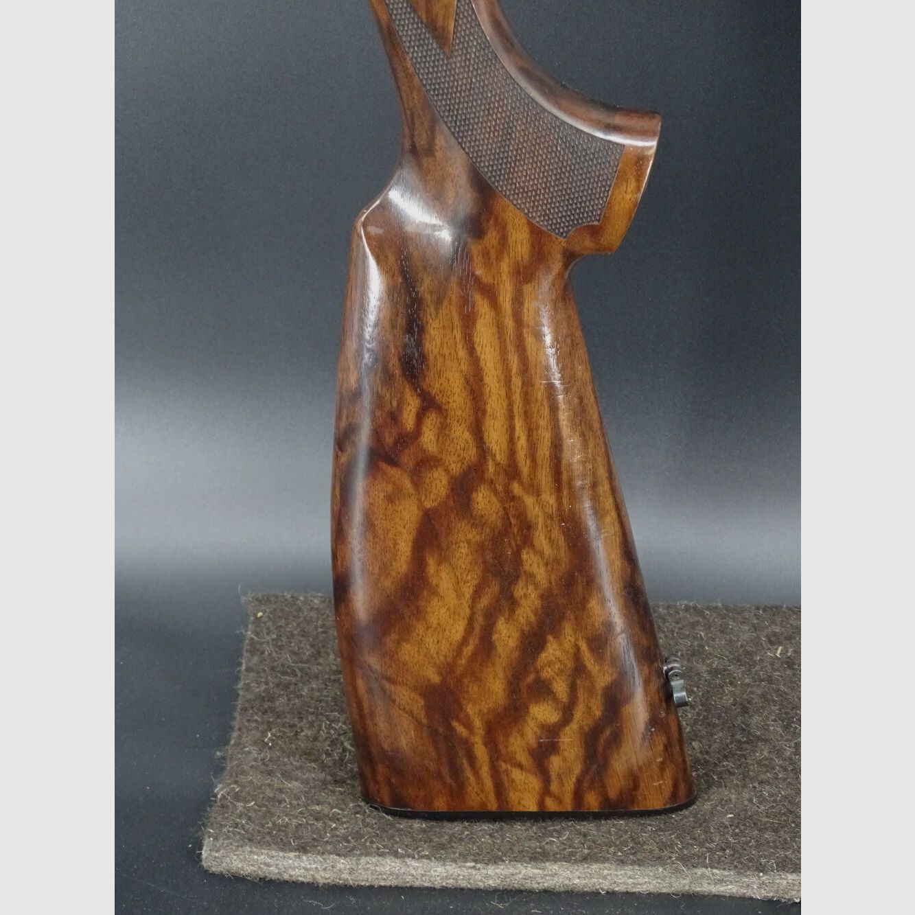 Antonio Zoli Taiga Kaliber .308 Win draad M15x1 handspanner Taiga met mooie houten kolf