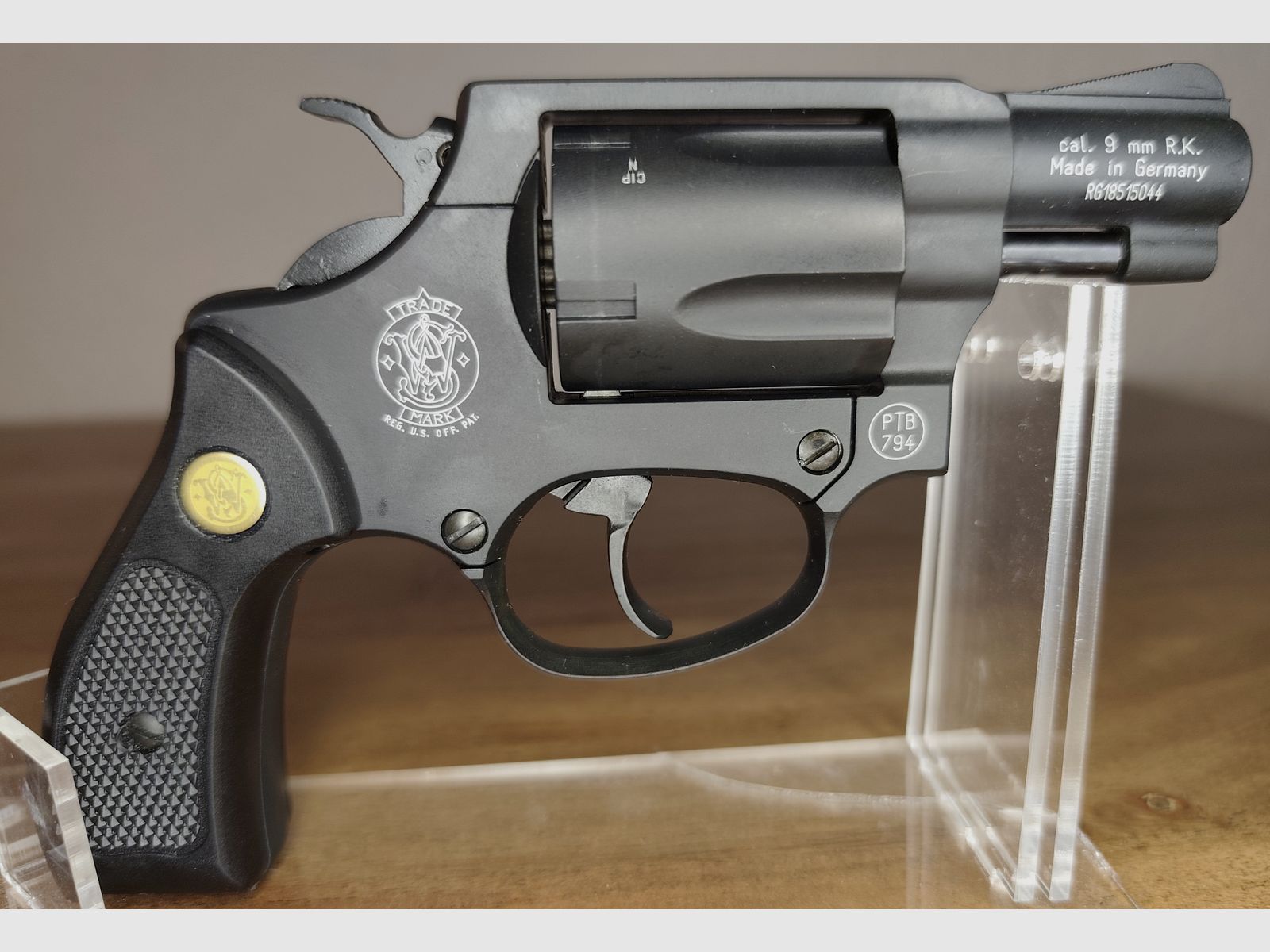 Smith & Wesson Chiefs Special 9mm PTB 794 New Year's Set 40 Pyro + 50 rounds NC ammunition