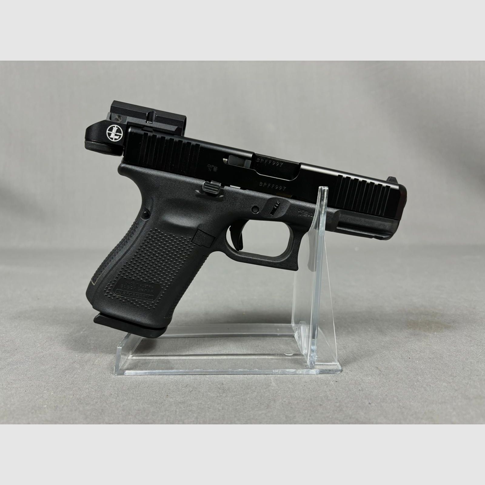 Glock 19 Gen. 5 in 9mm Luger mit Leupold Delta Dot