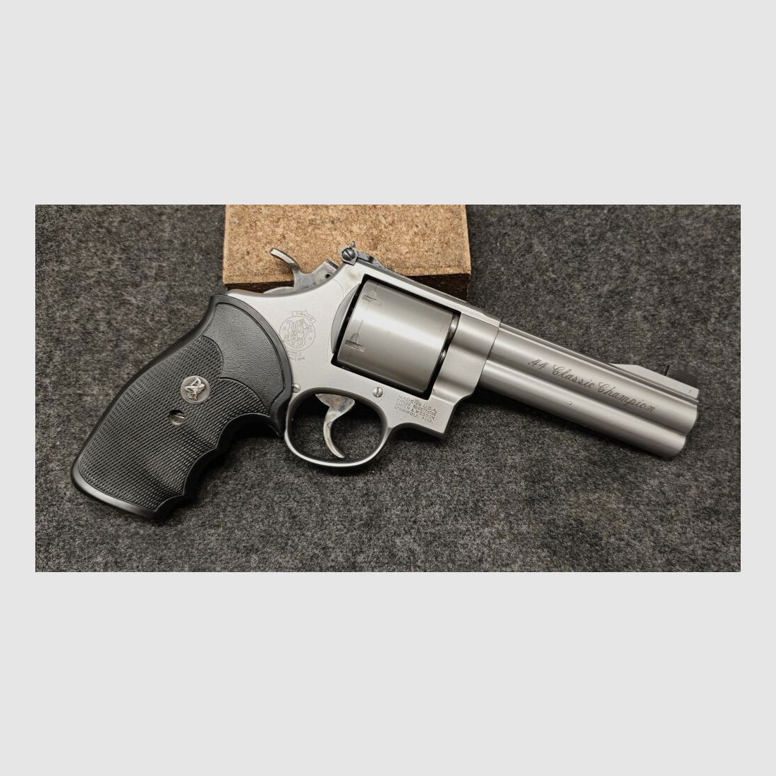 Smith & Wesson 629-4 Classic Champion