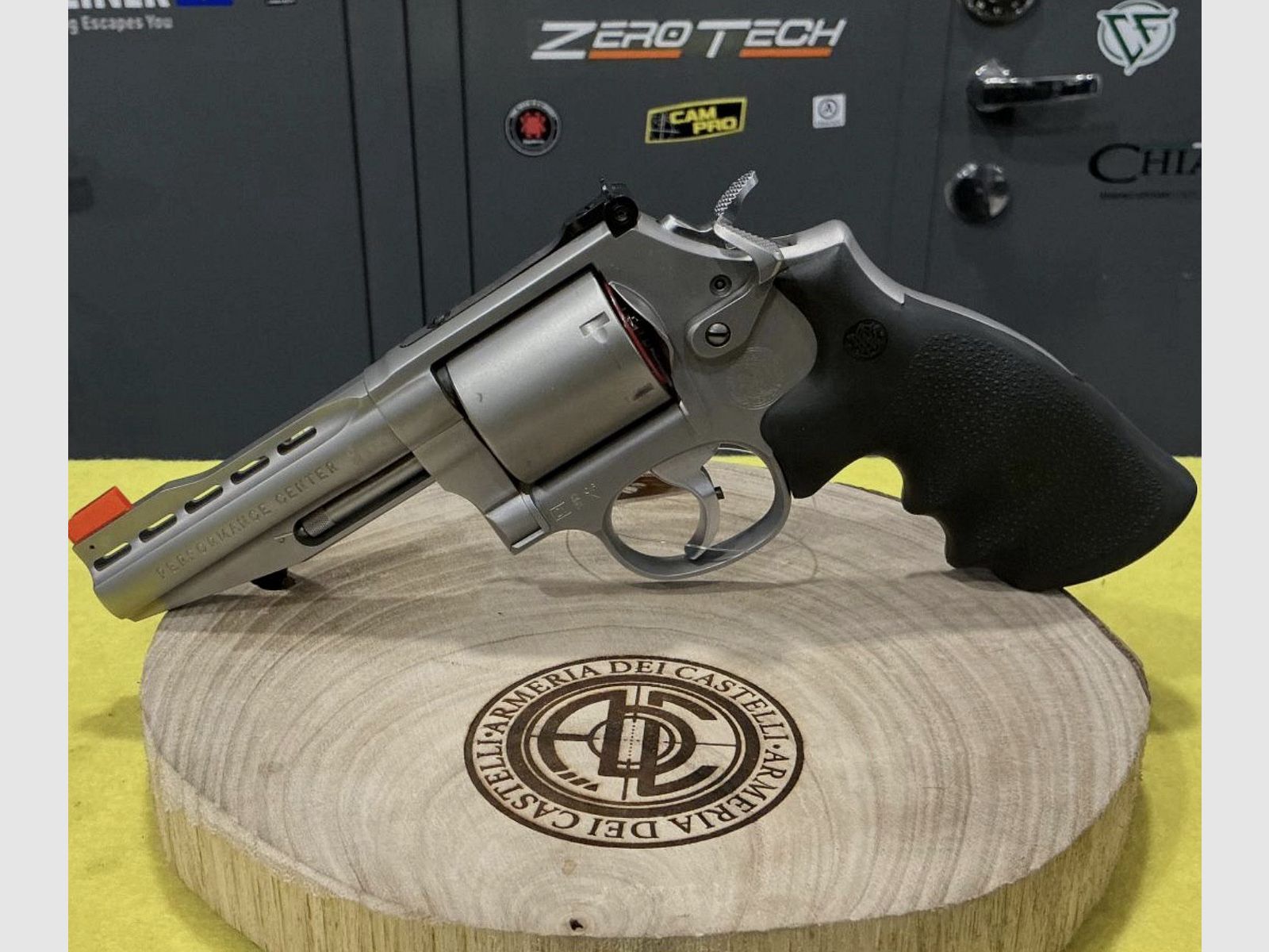 Smith & Wesson 686 Performance Center 357 Magnum