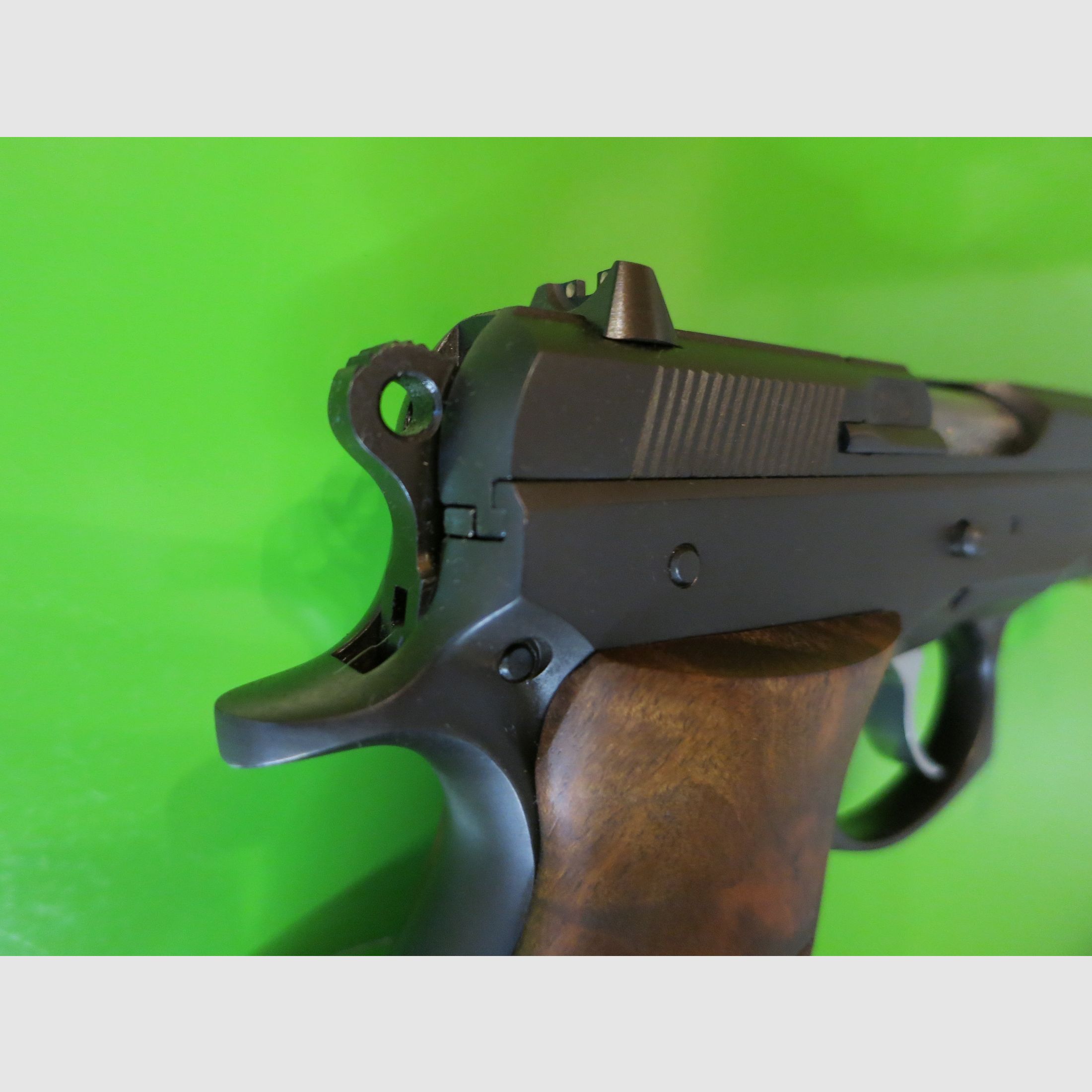Brünner M 75 lub CZ 75 (Česká zbrojovka), półautomatyczna. Pistolet samopowtarzalny kaliber 9 × 19 mm       #93-, zdjęcie 4 z 6