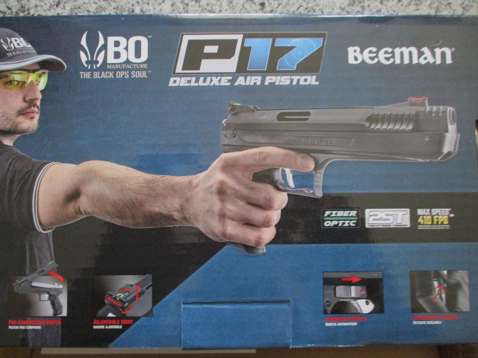 Beeman P17 pistola de aire 4,5 mm Nueva colgada como decoración durante aproximadamente 6 meses en la pared con tabla de madera