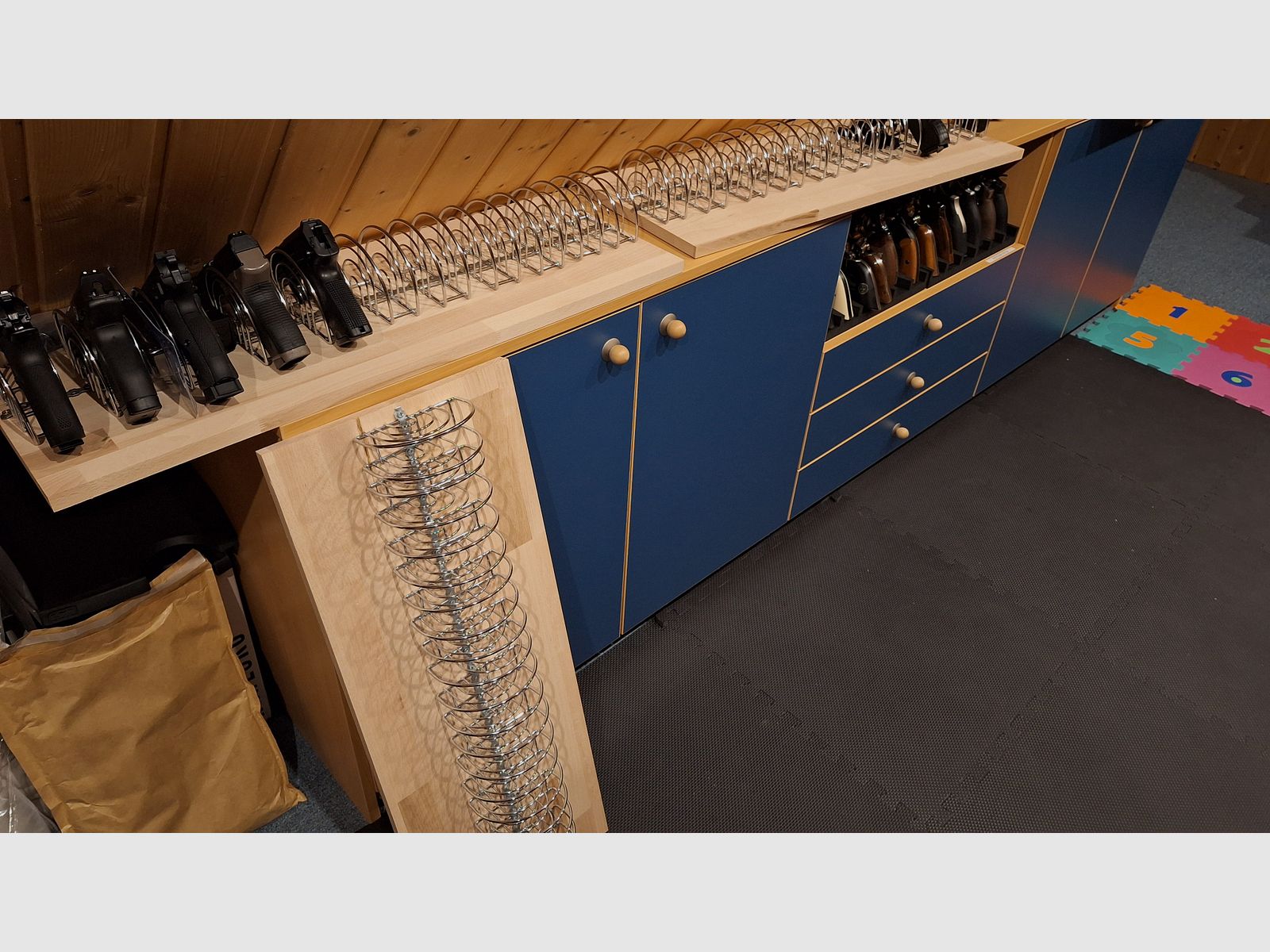 Pistolen Rack/Halter/Ständer/Regal für bis zu 11 Pistolen