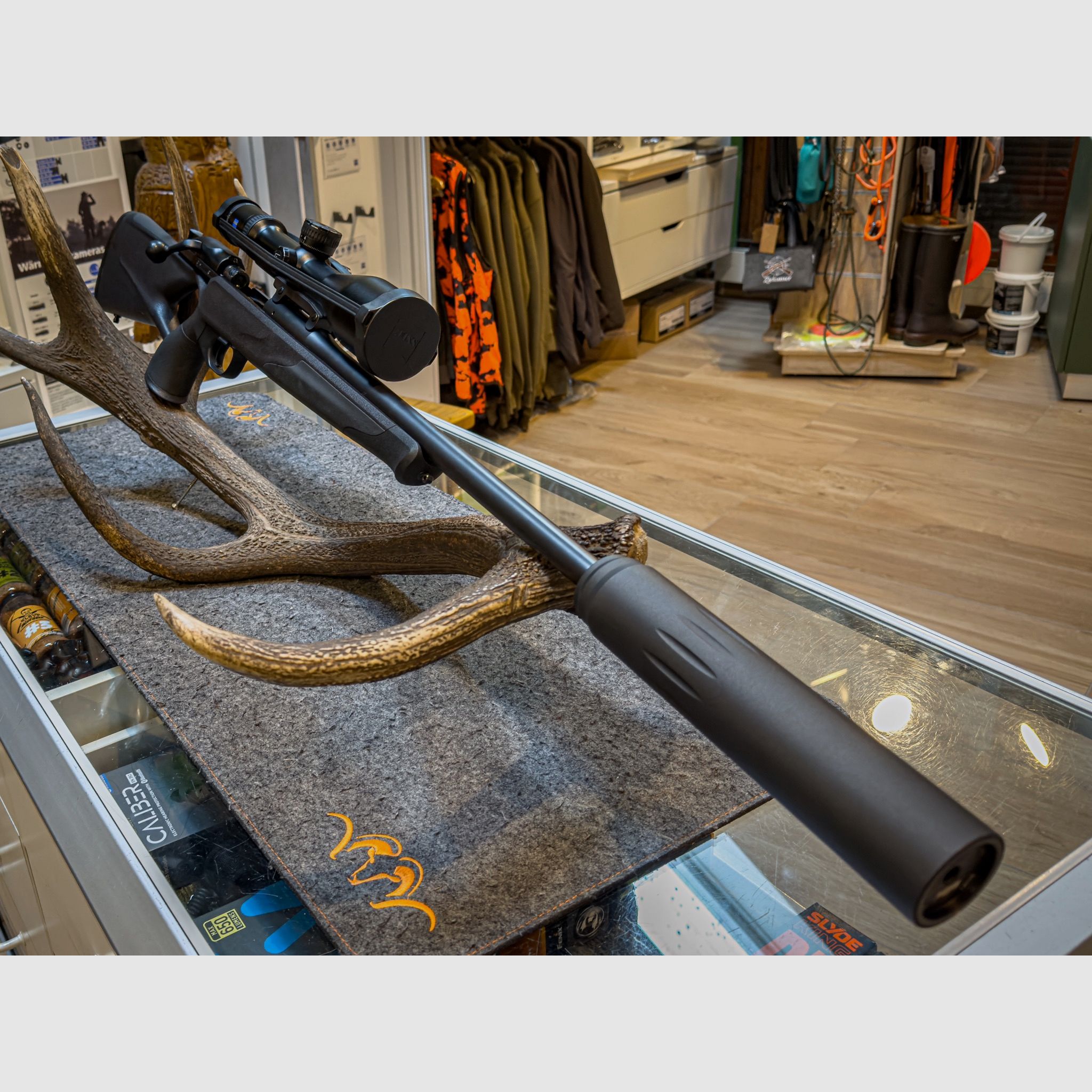 Blaser R8 Professional with Zeiss Victory HT 3-1256