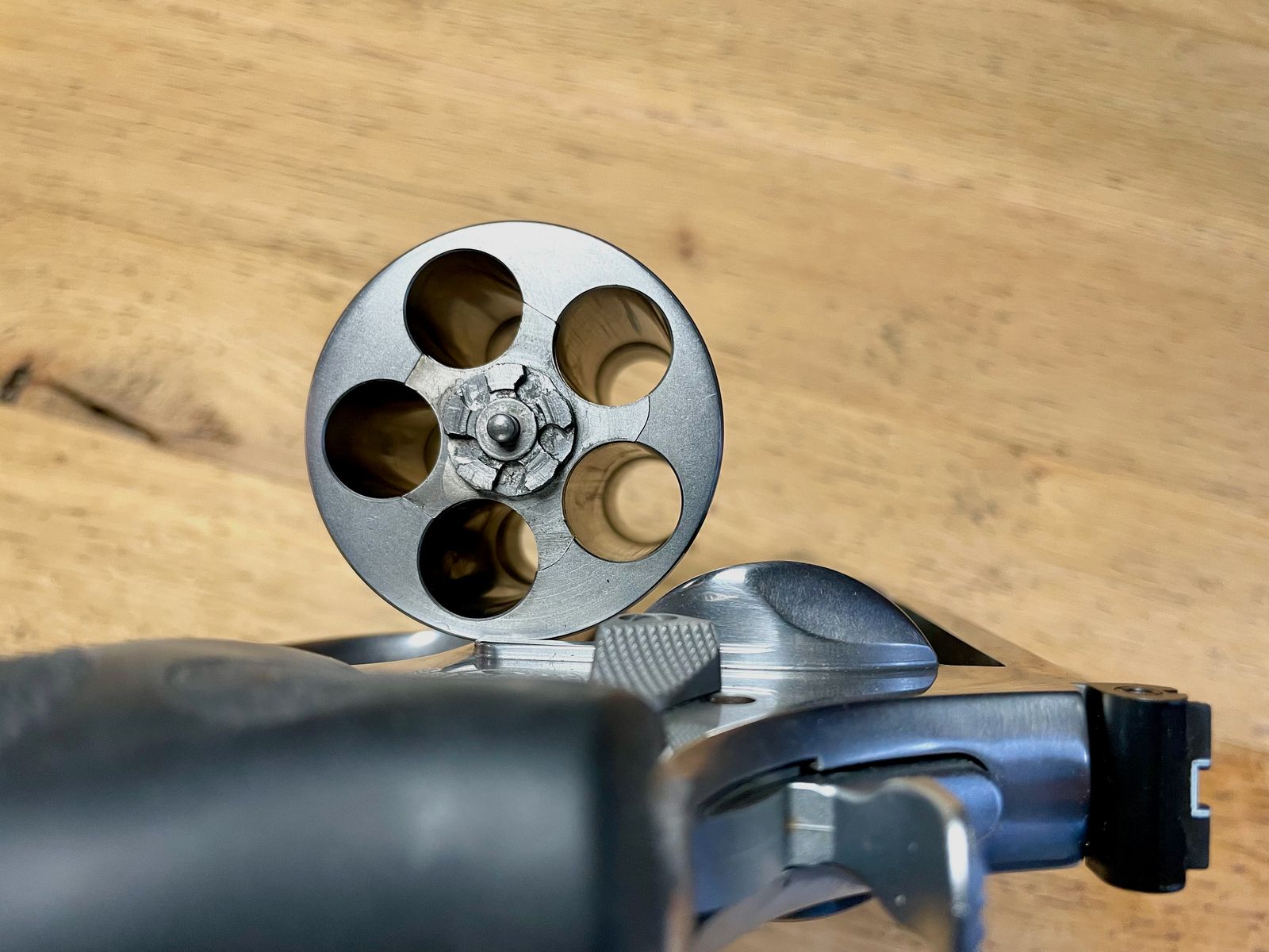 Smith & Wesson Revolver modello S&W 500 - lunghezza della canna 4" con compensatore