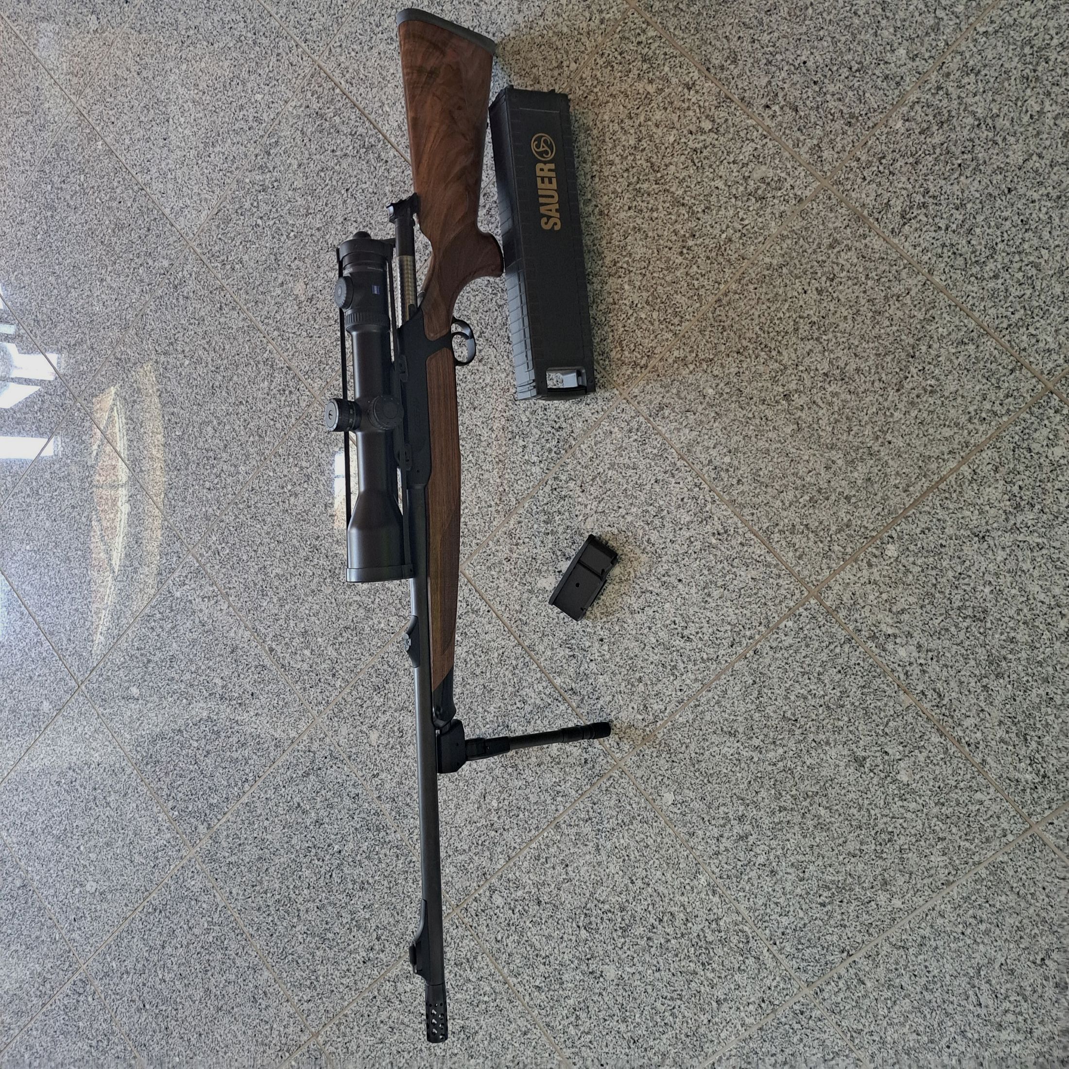 Sauer 404 like new met veel extra's