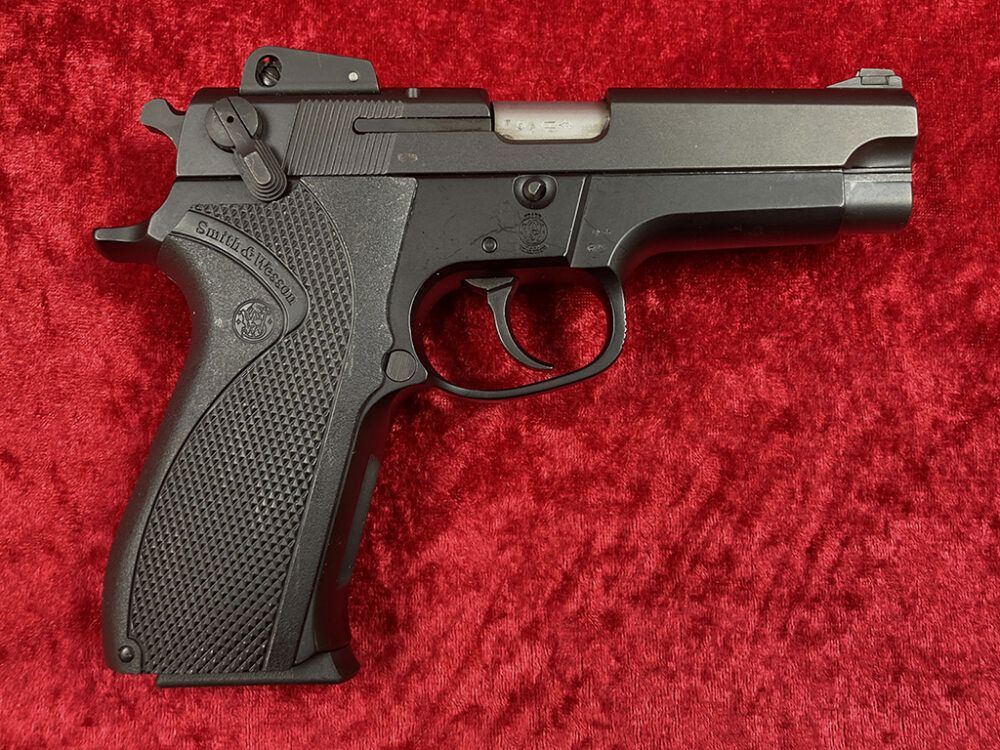 Smith & Wesson 5904