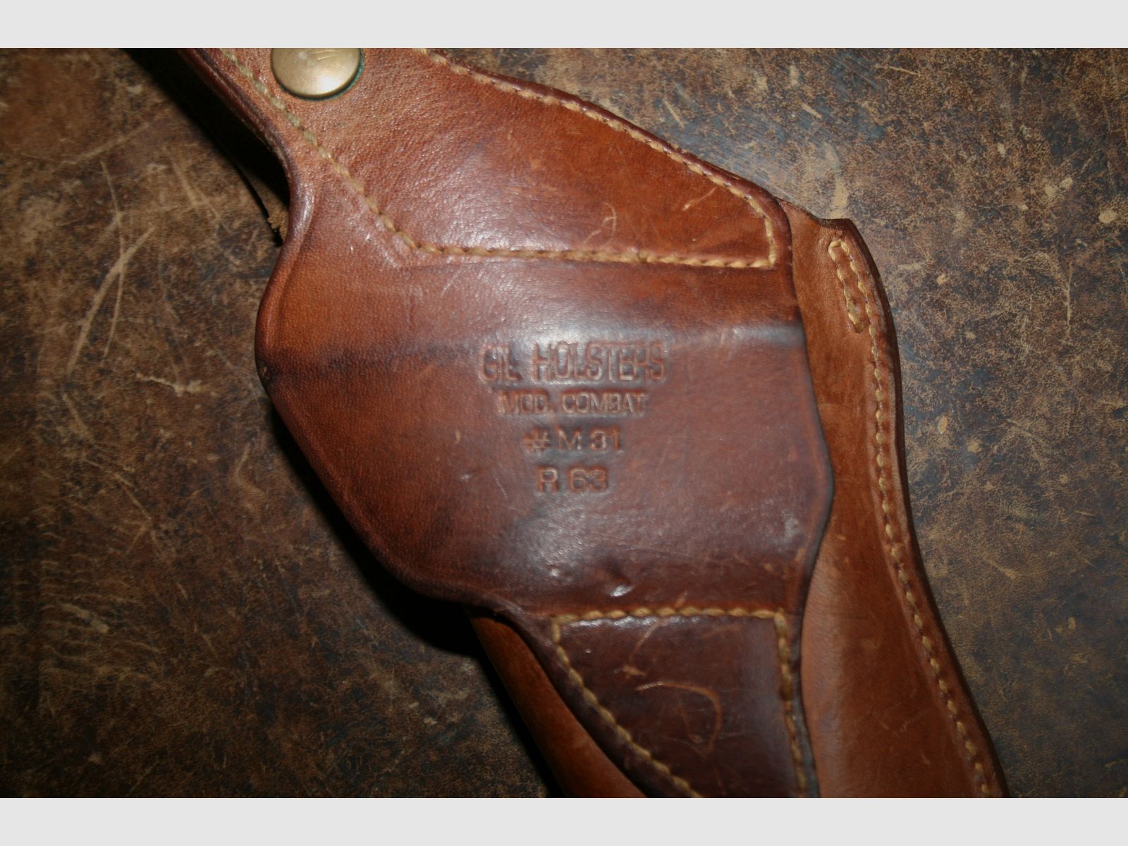 Leren Holster GIL HOLSTERS mod. combat M31 voor revolver van 4 inch (GEBRUIKT), afbeelding 4 van 4