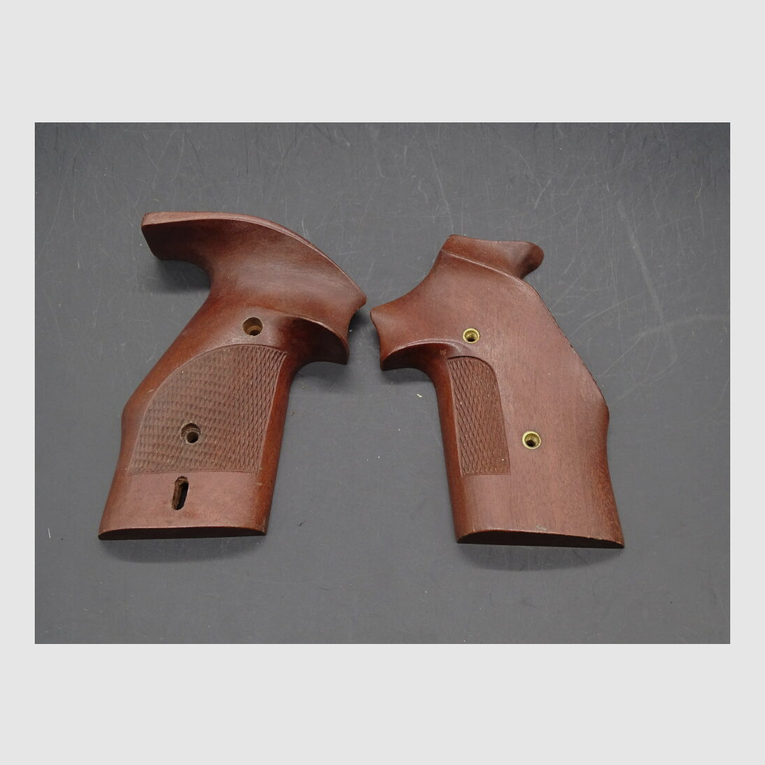 Holzgriffschalen Revolver sehr alt Mod X/ASM