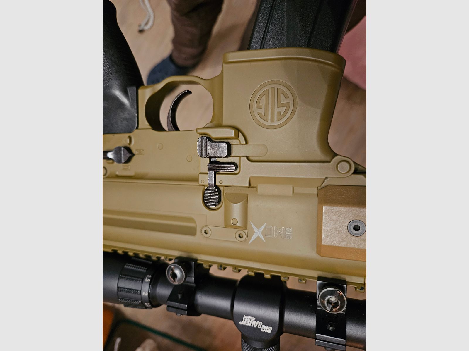 SigSauer MCX CO2 Luftgewehr + Red Alert RF - 1911 CO2 Blowback