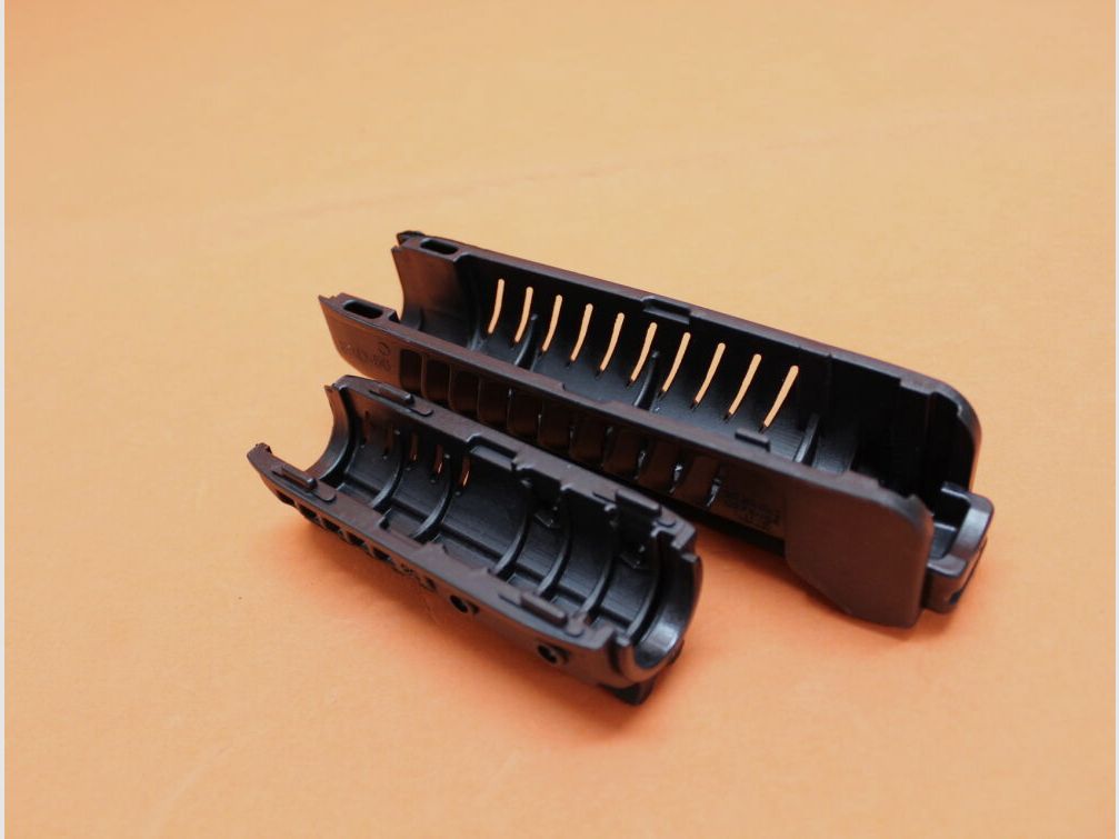 FAB Defense CZ vz.58: Protector de manos arriba/abajo FAB Defense SA-58 Sistema de 4 rieles/ SET Polímero Negro, arriba/abajo con perfil Picatinny