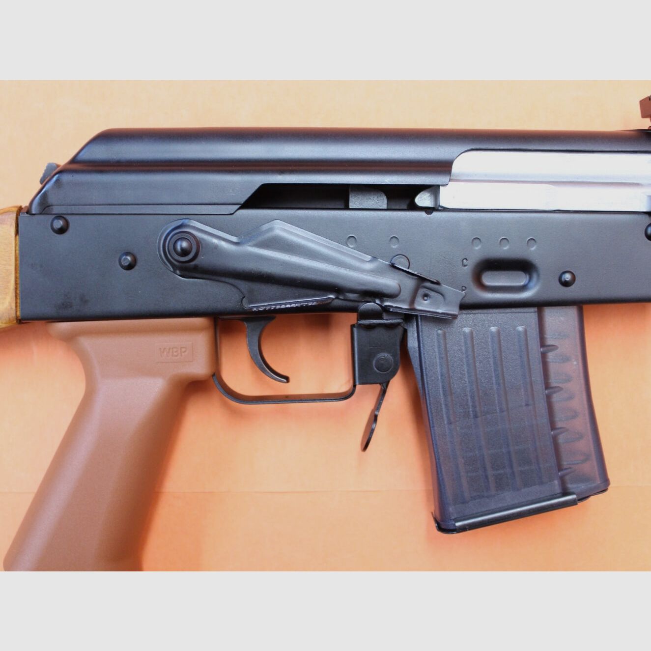 WBP JACK Ha. Carabine .223Rem WBP JACK Bois 415mm Canon/ 14mm Rail de montage/ Crosse en bois stratifié (AKM/AK47)