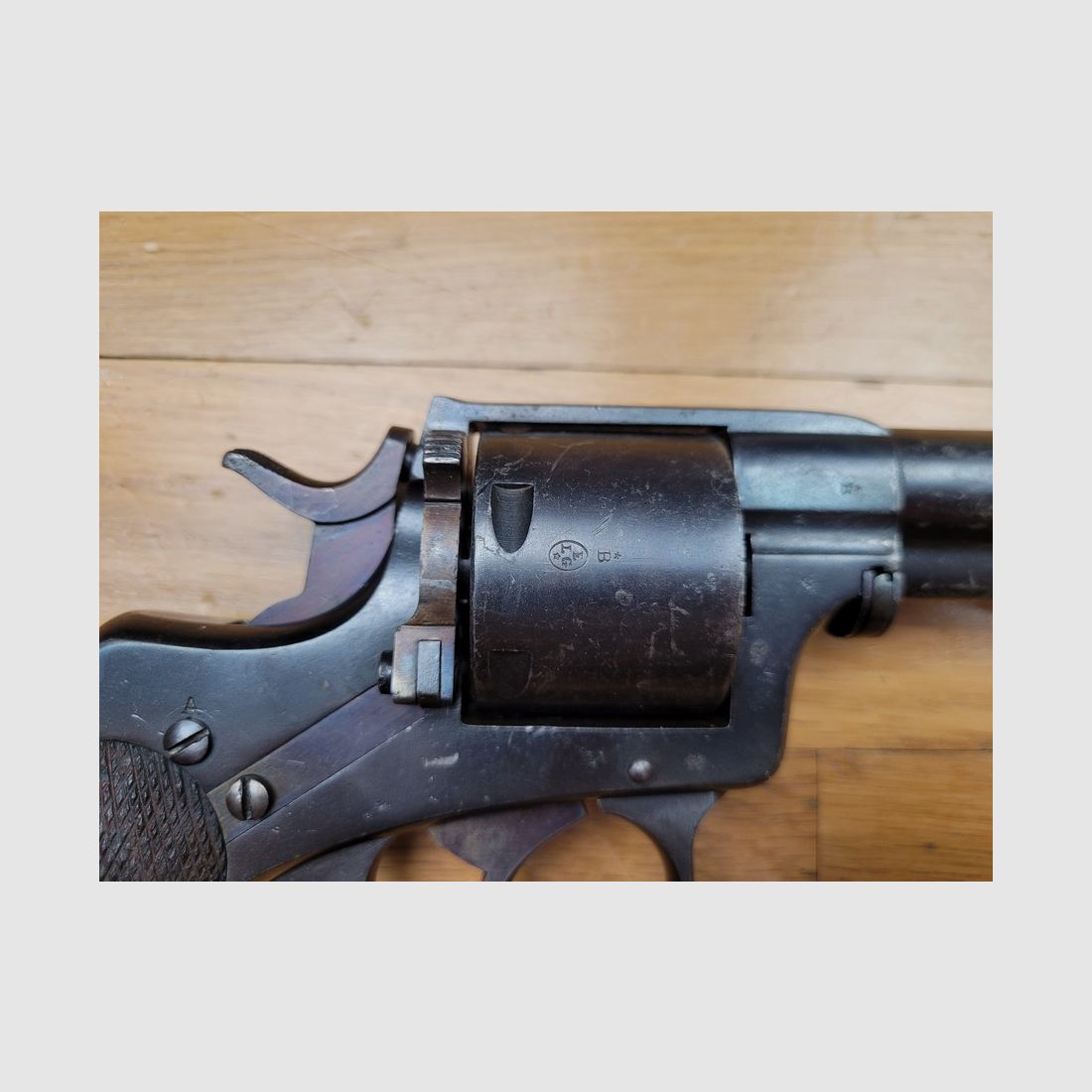 Selten und ausgezeichnet Revolver Nagant Modell 1893 – Seltenes Kaliber 44 Nagant / Henry – Armeebestellung aus Brasilien – Mononummer – Ausgezeichneter Zustand, Bild 5 von 21