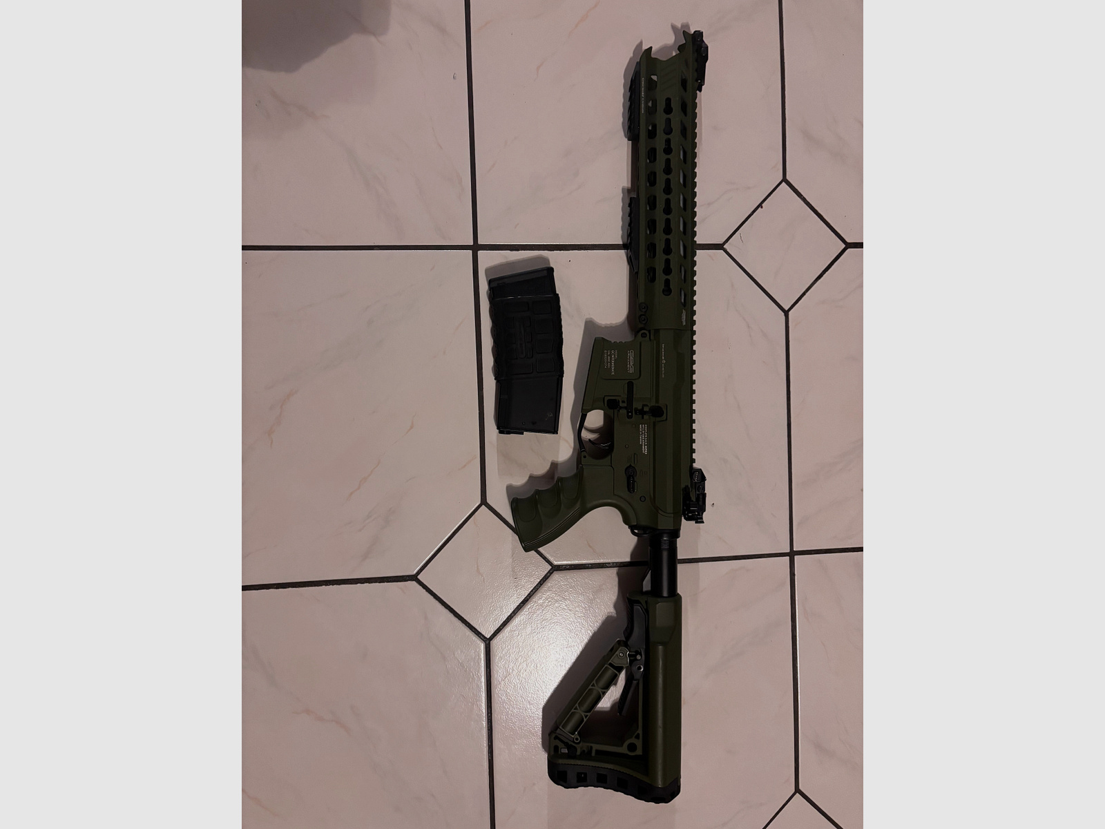 G&G GC16 Predator with ETU in Hunter Green Airsoft S-AEG from 18 with accessories